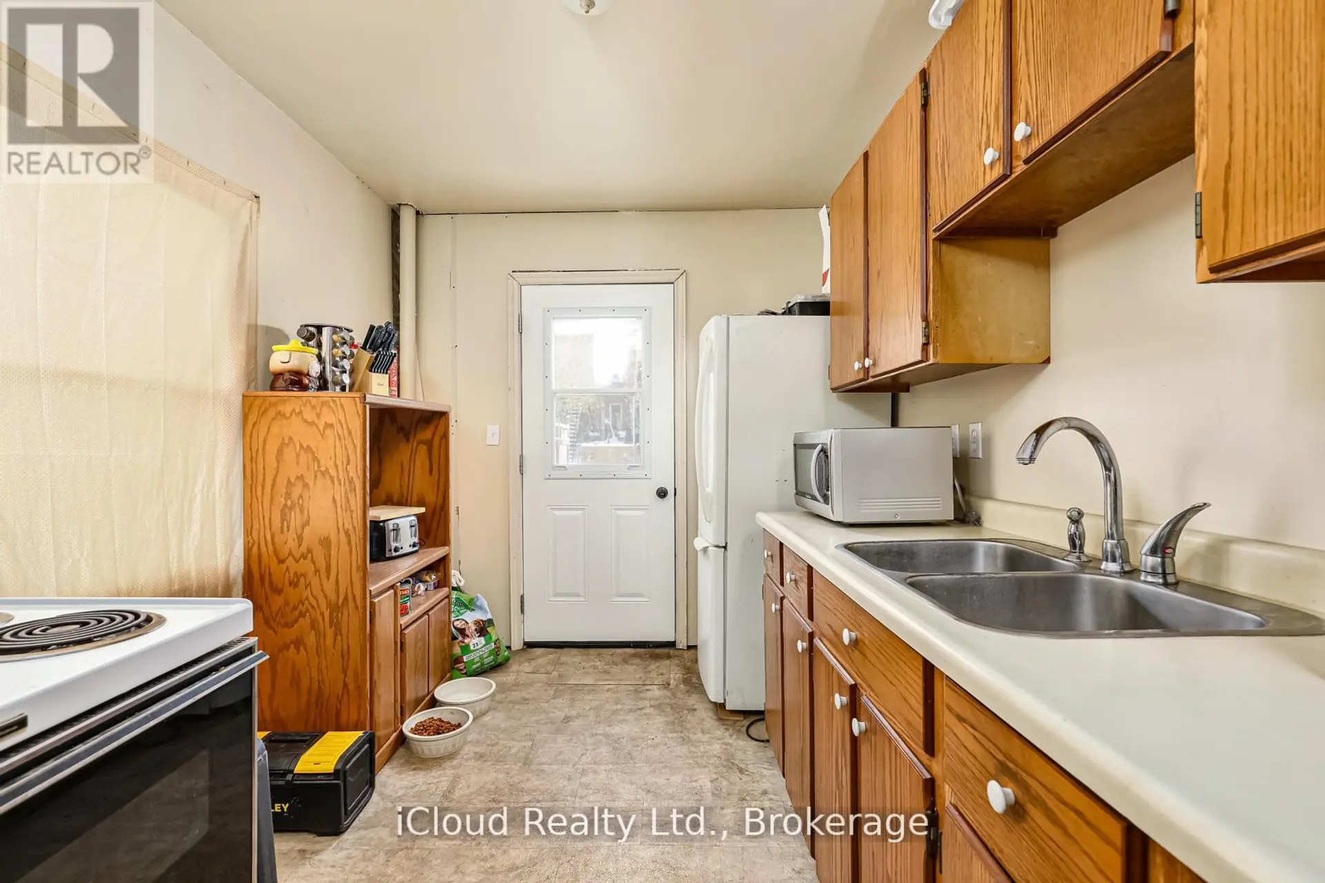 1085 3RD A AVENUE E - Image 8