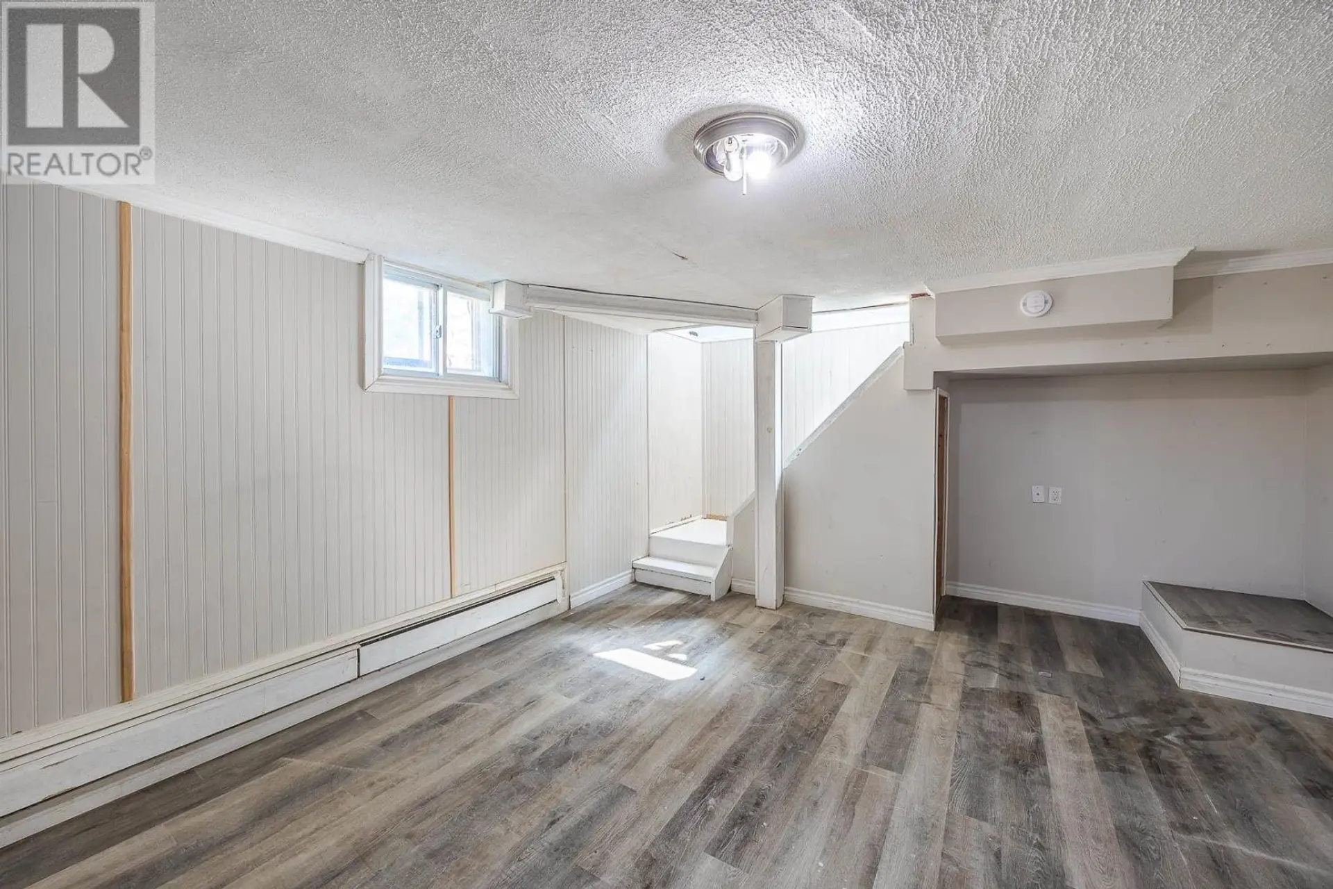 48 Churchill AVE - Image 18