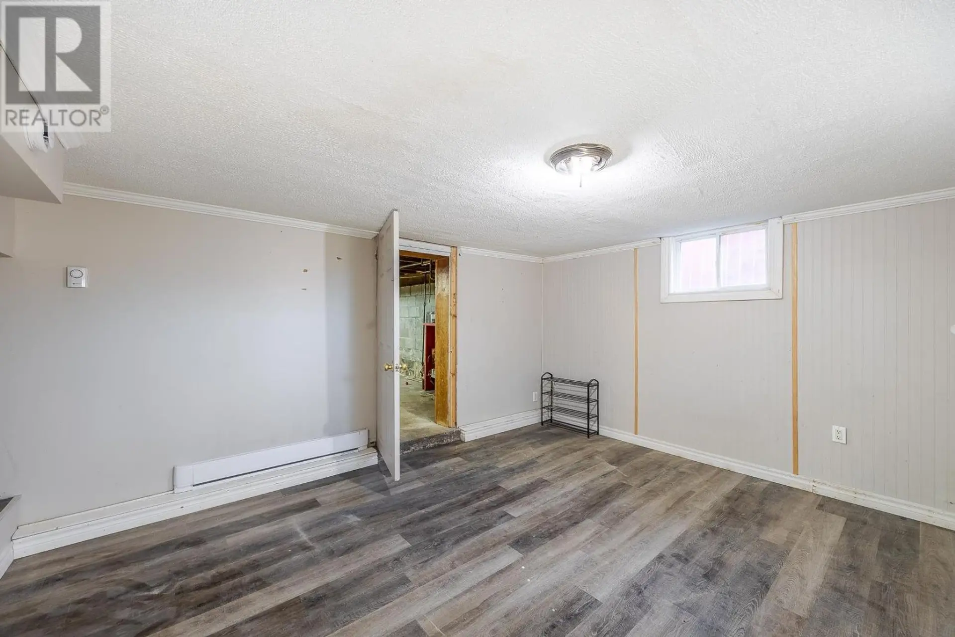 48 Churchill AVE - Image 17