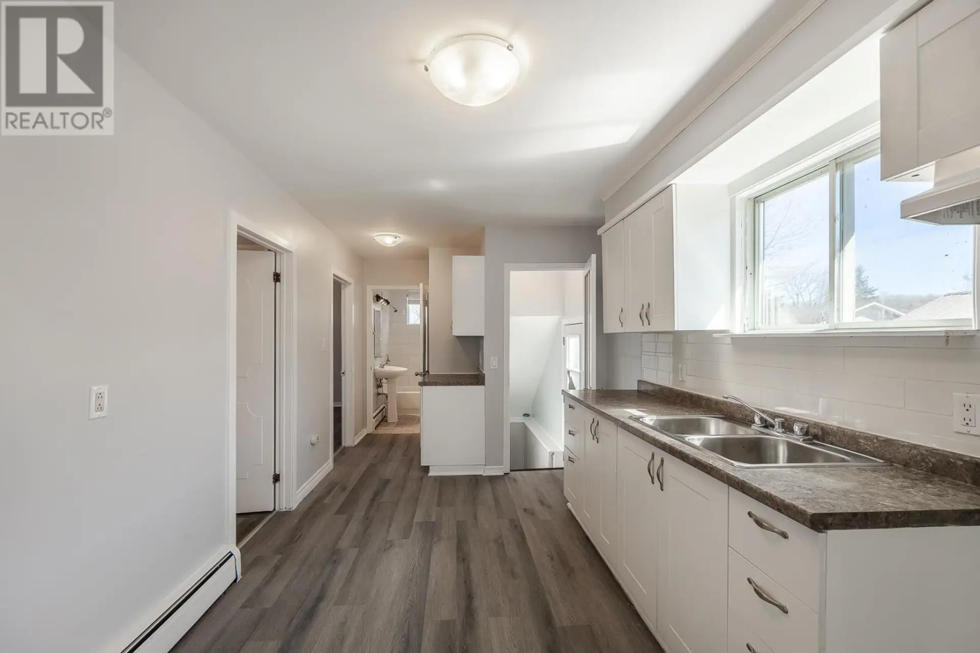 48 Churchill AVE - Image 8