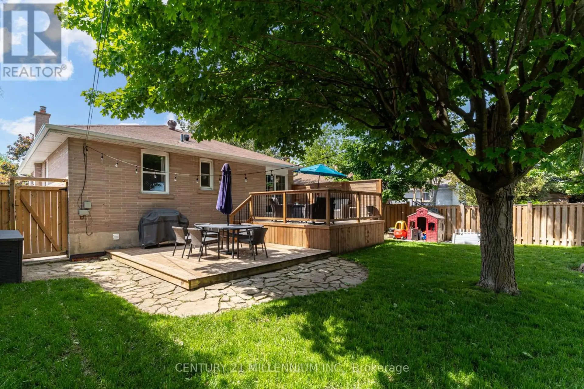 9 PRINCE CHARLES DRIVE - Image 19