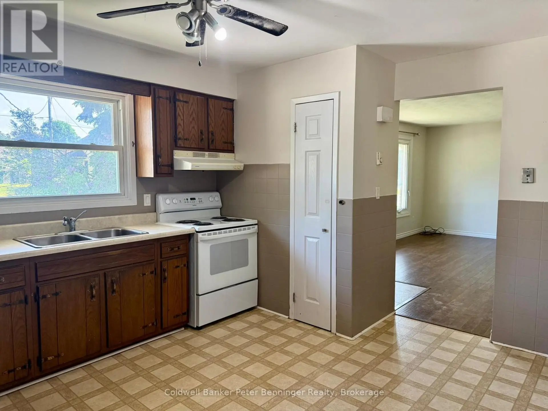 4 HURON STREET - Image 7
