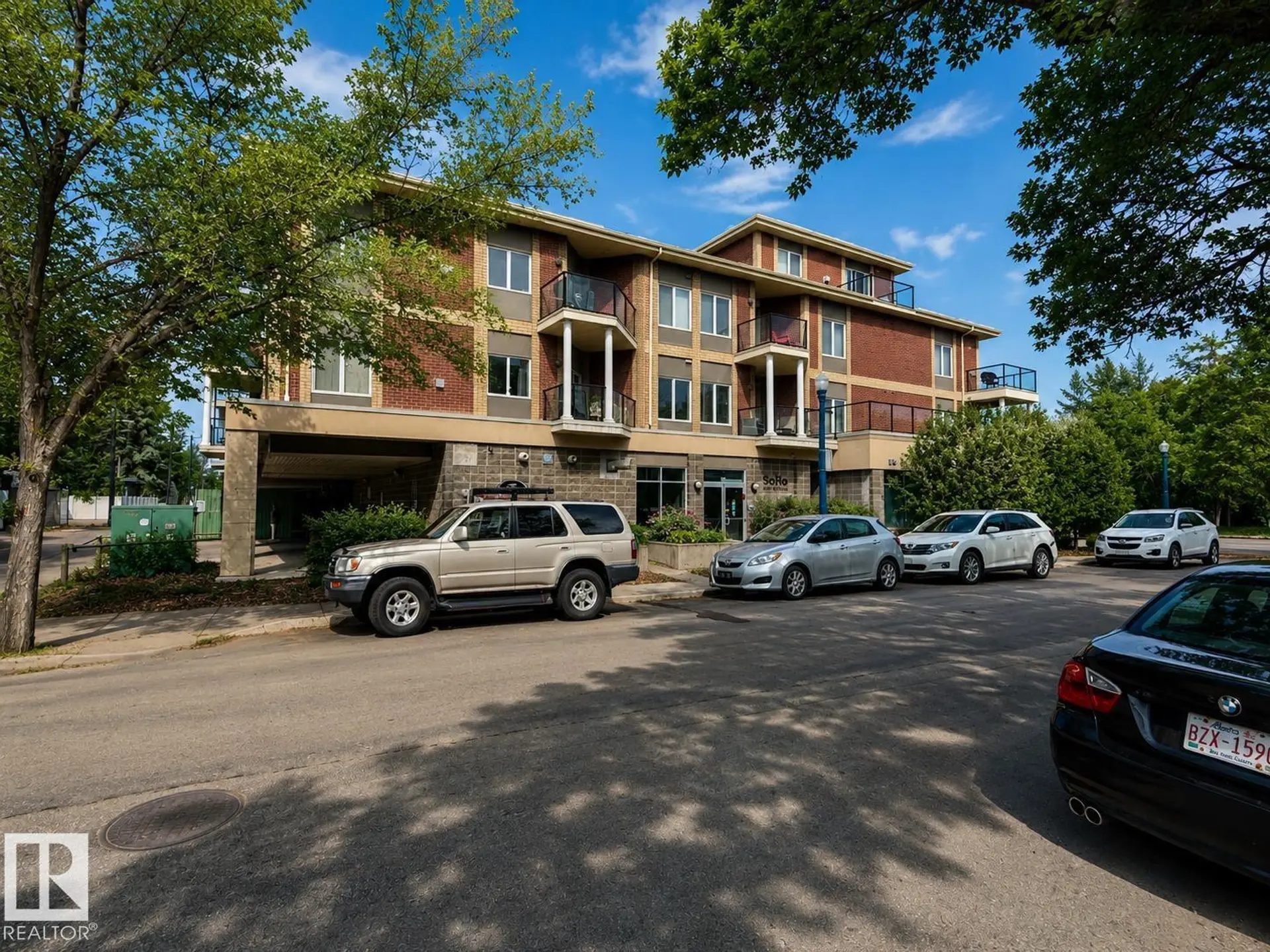 #405 9750 94 ST NW - Image 1