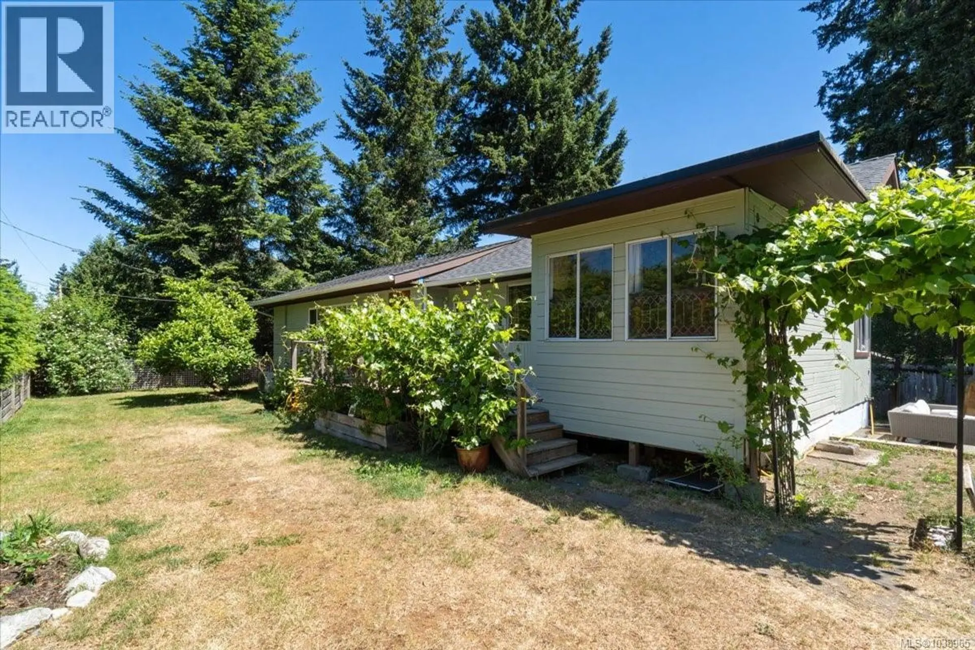 980 Poplar Way - Image 1