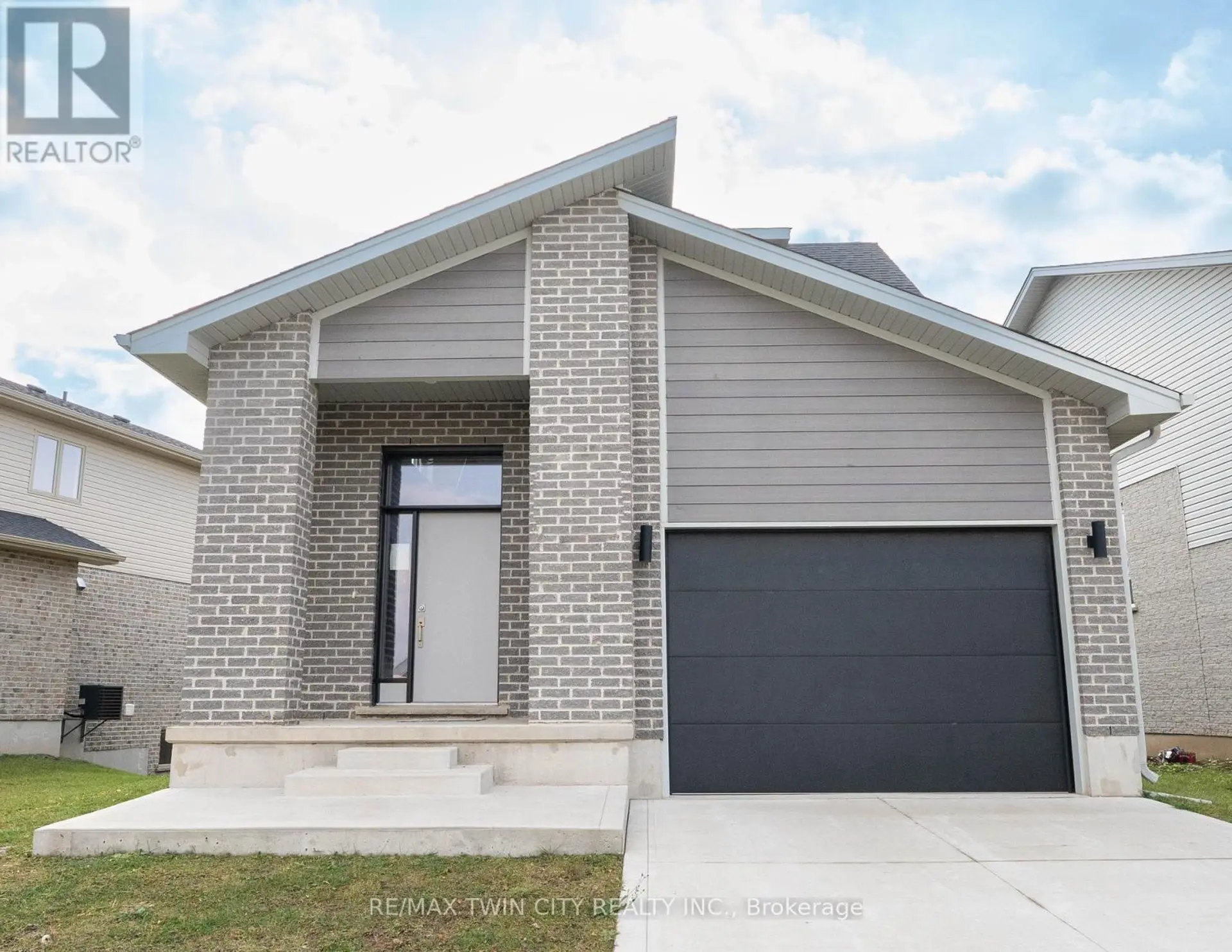 2084 EVANS BOULEVARD - Image 1
