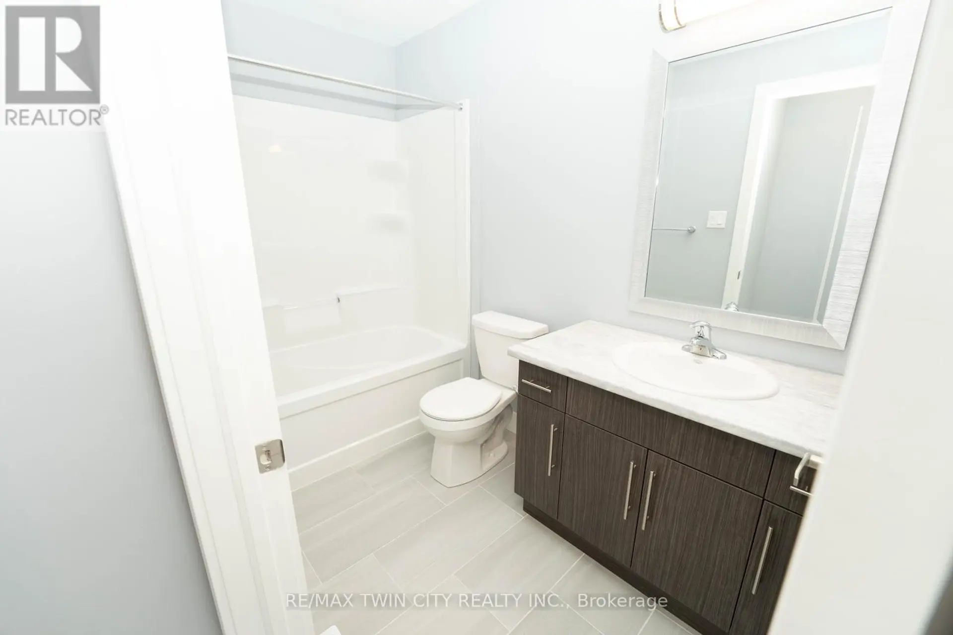 2084 EVANS BOULEVARD - Image 11