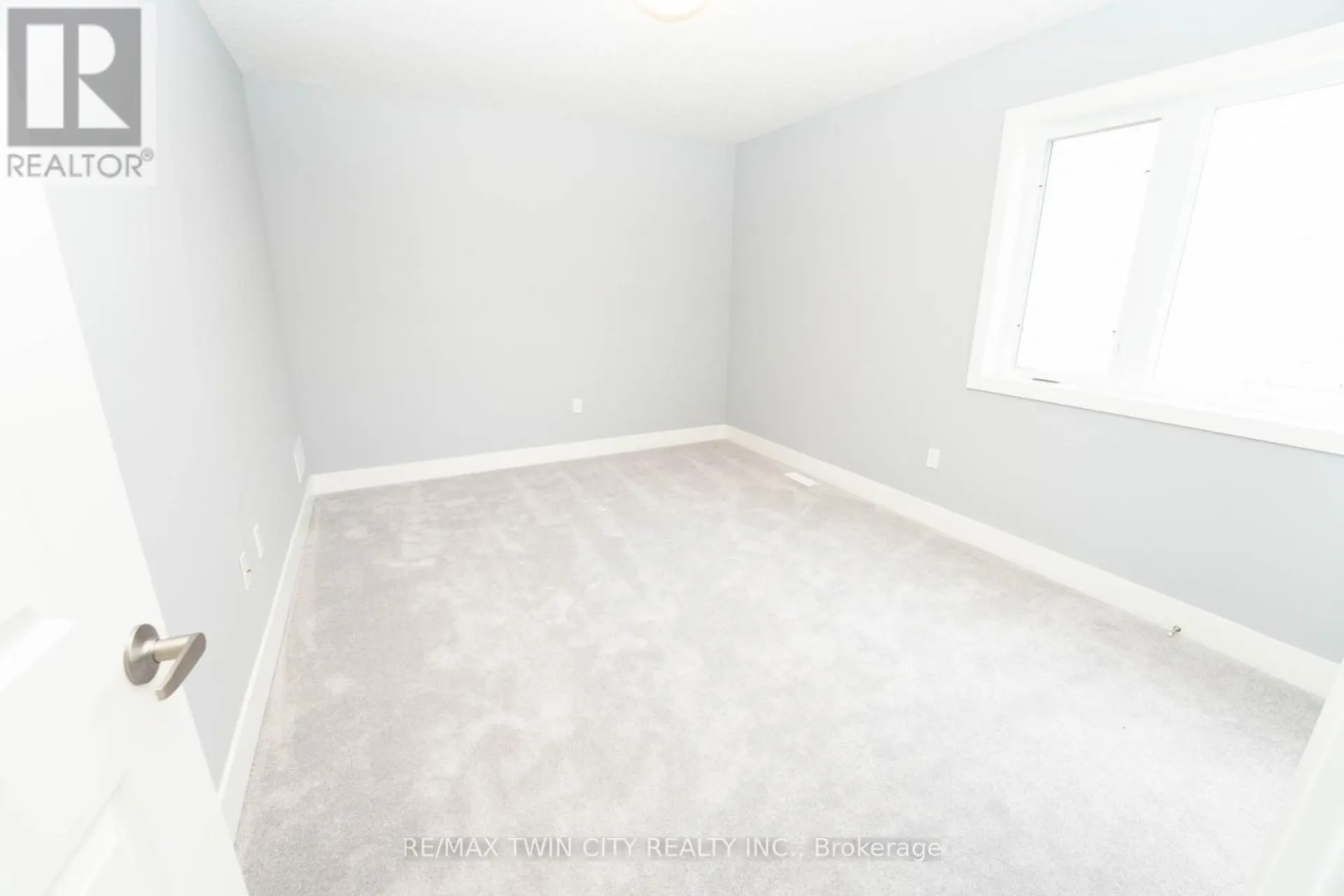 2084 EVANS BOULEVARD - Image 12