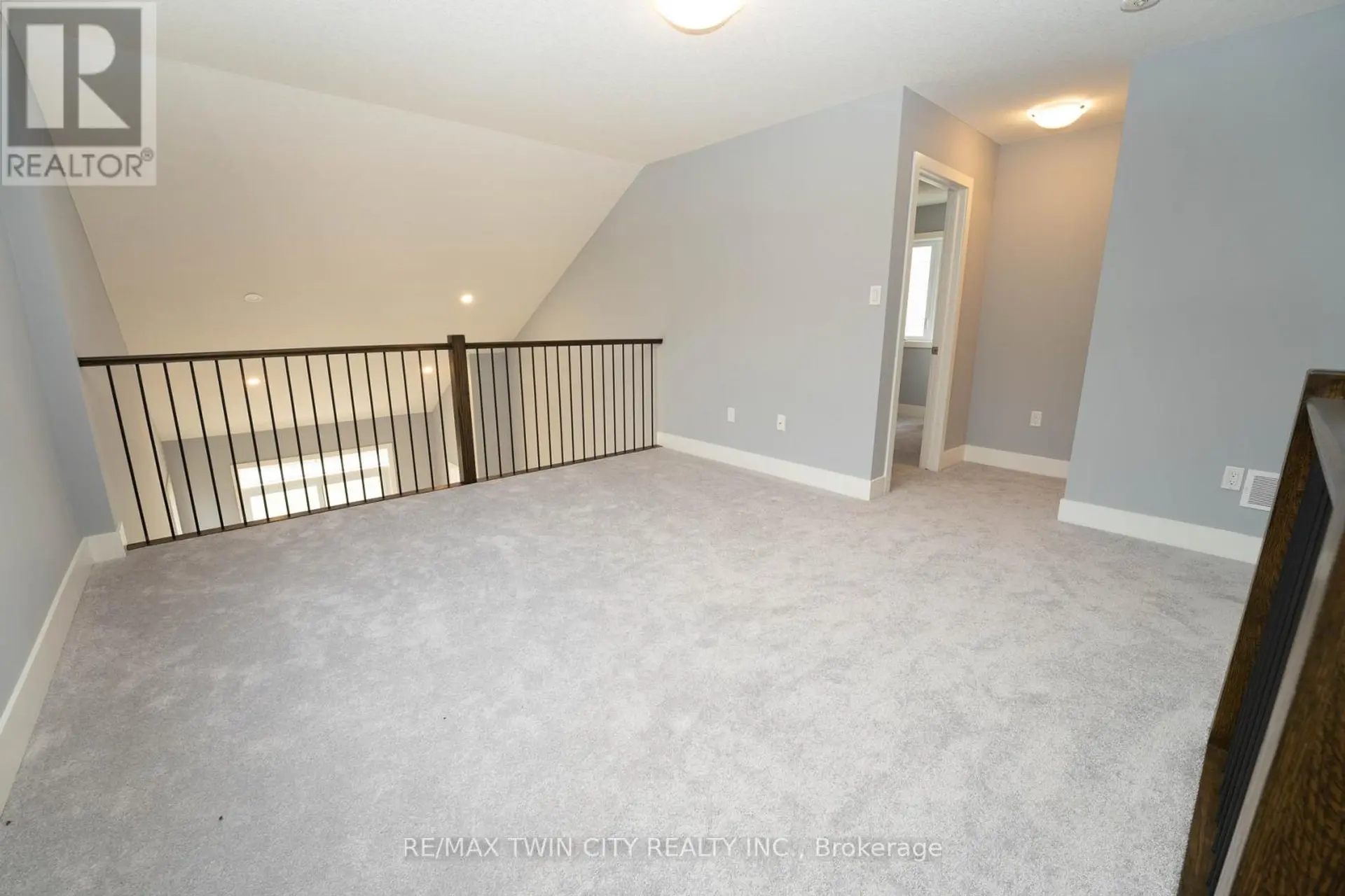 2084 EVANS BOULEVARD - Image 9