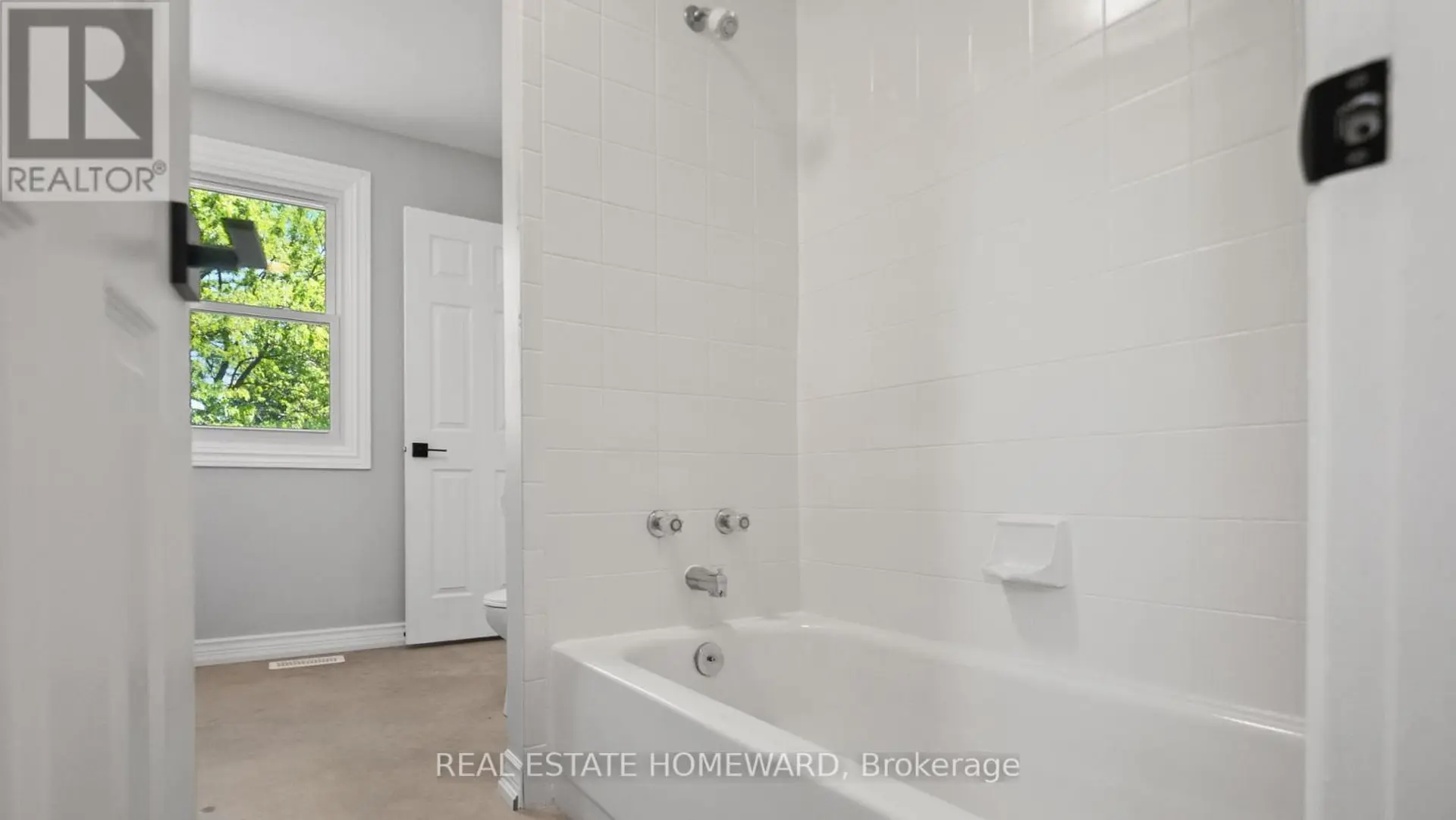 39 TOMAHAWK DRIVE - Image 13