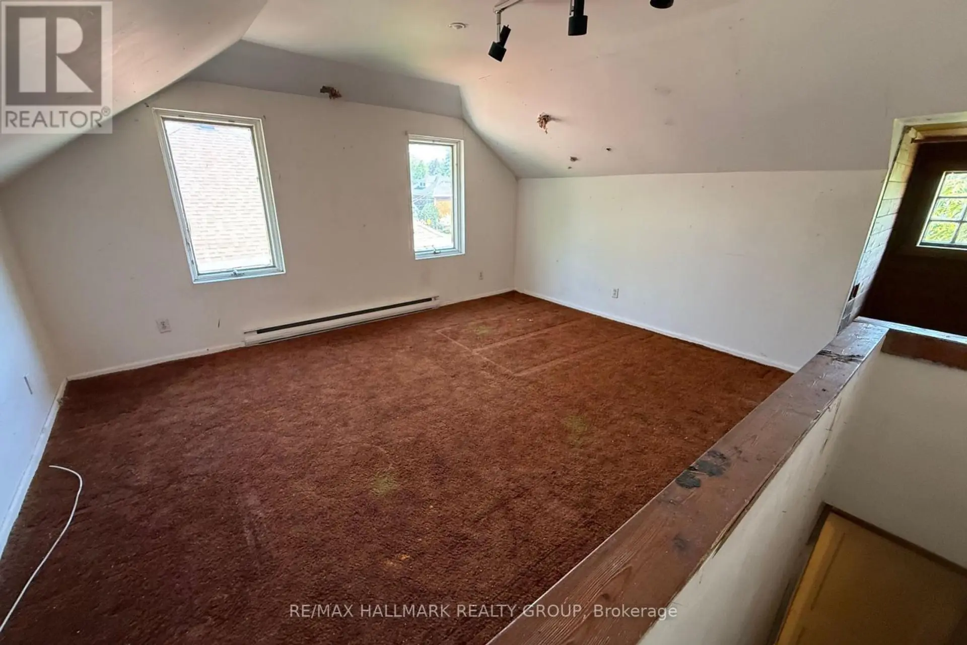 142 CLARENDON AVENUE - Image 12