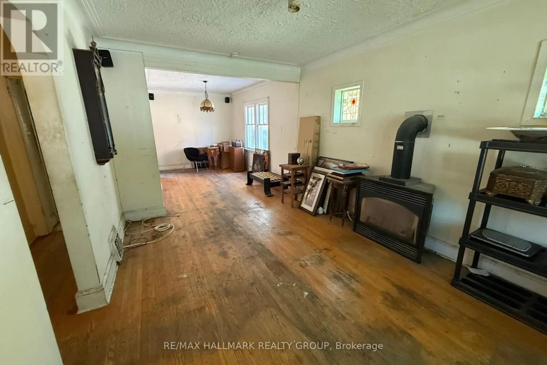 142 CLARENDON AVENUE - Image 2