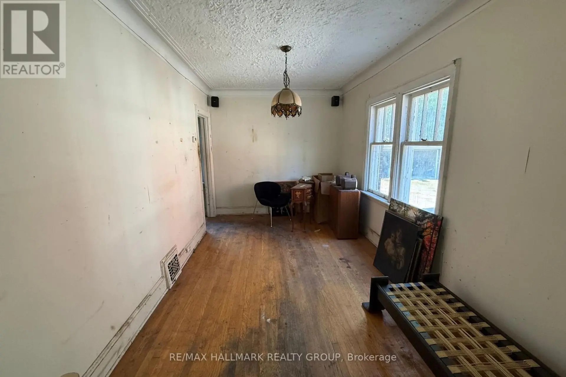 142 CLARENDON AVENUE - Image 4