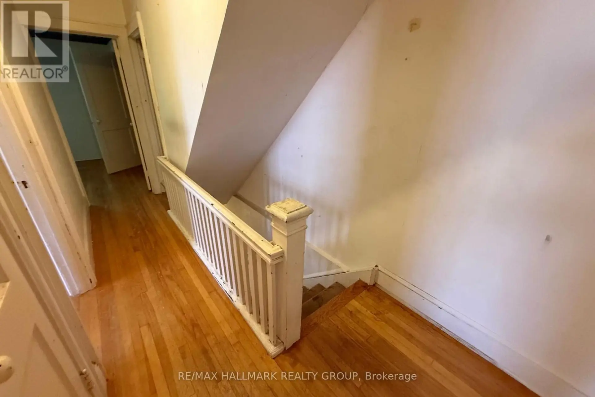 142 CLARENDON AVENUE - Image 9