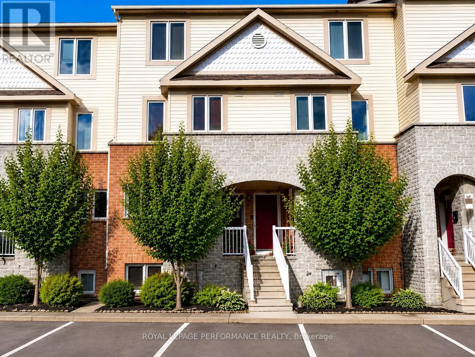#33 59 STRATHAVEN PRIVATE - Image 1