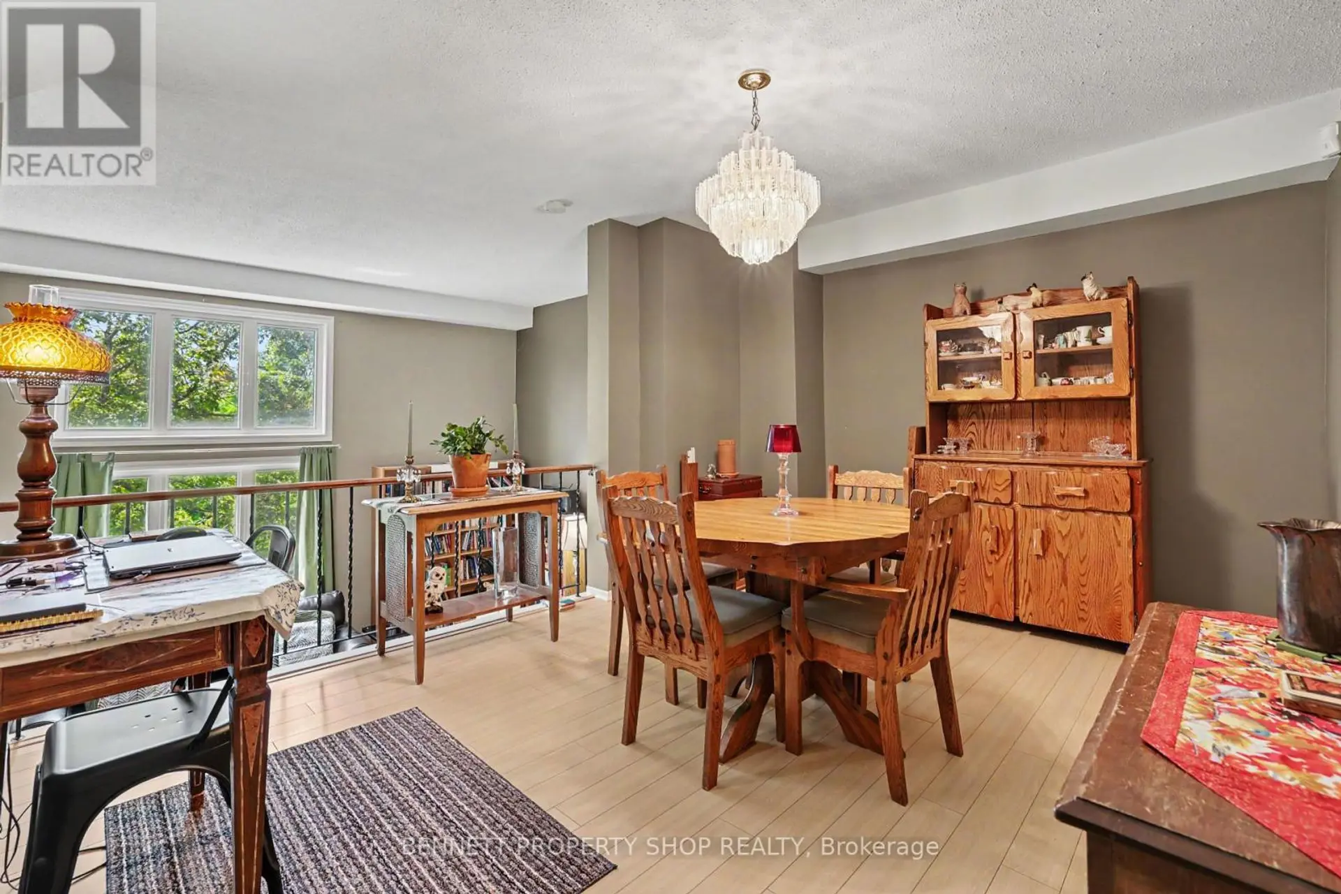 #61 3205 UPLANDS DRIVE - Image 5