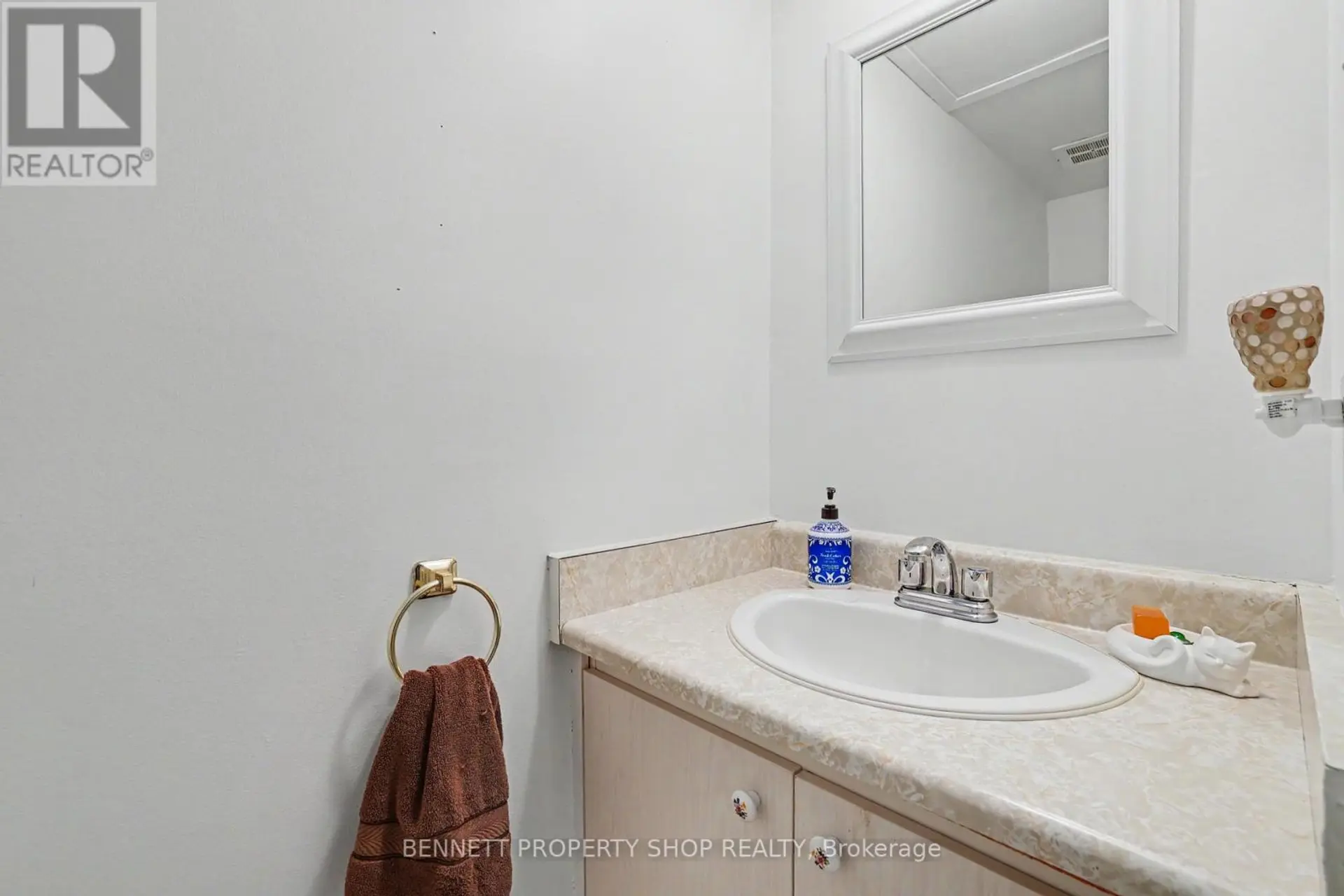 #61 3205 UPLANDS DRIVE - Image 9