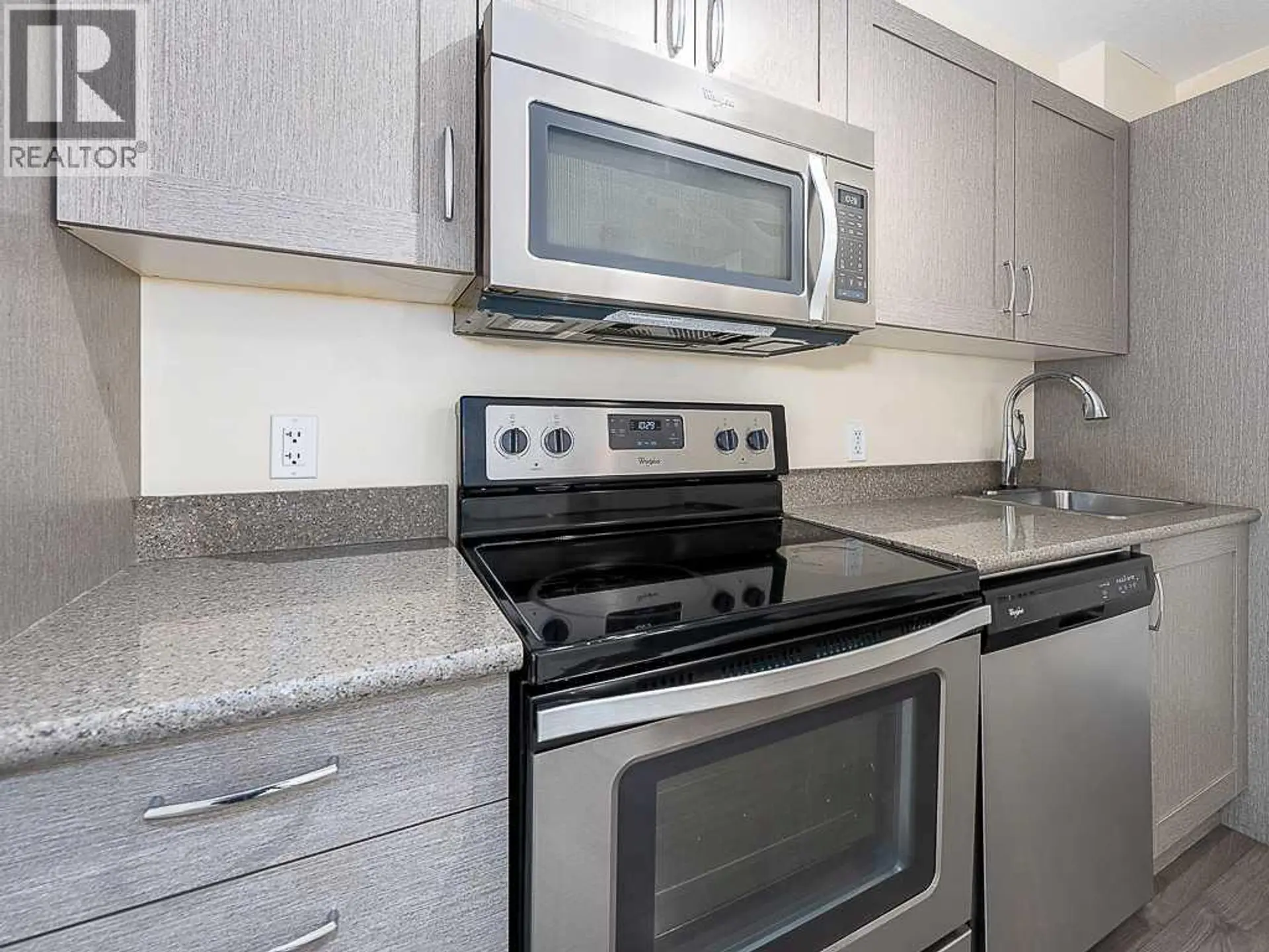 #706 30 Brentwood Common NW - Image 7