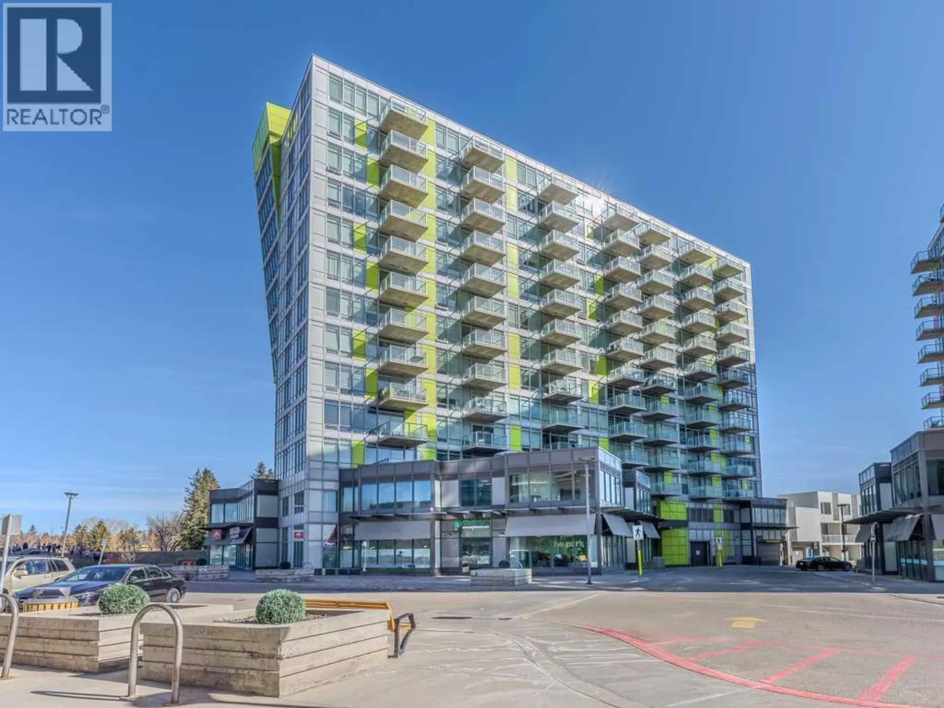 #706 30 Brentwood Common NW - Image 1
