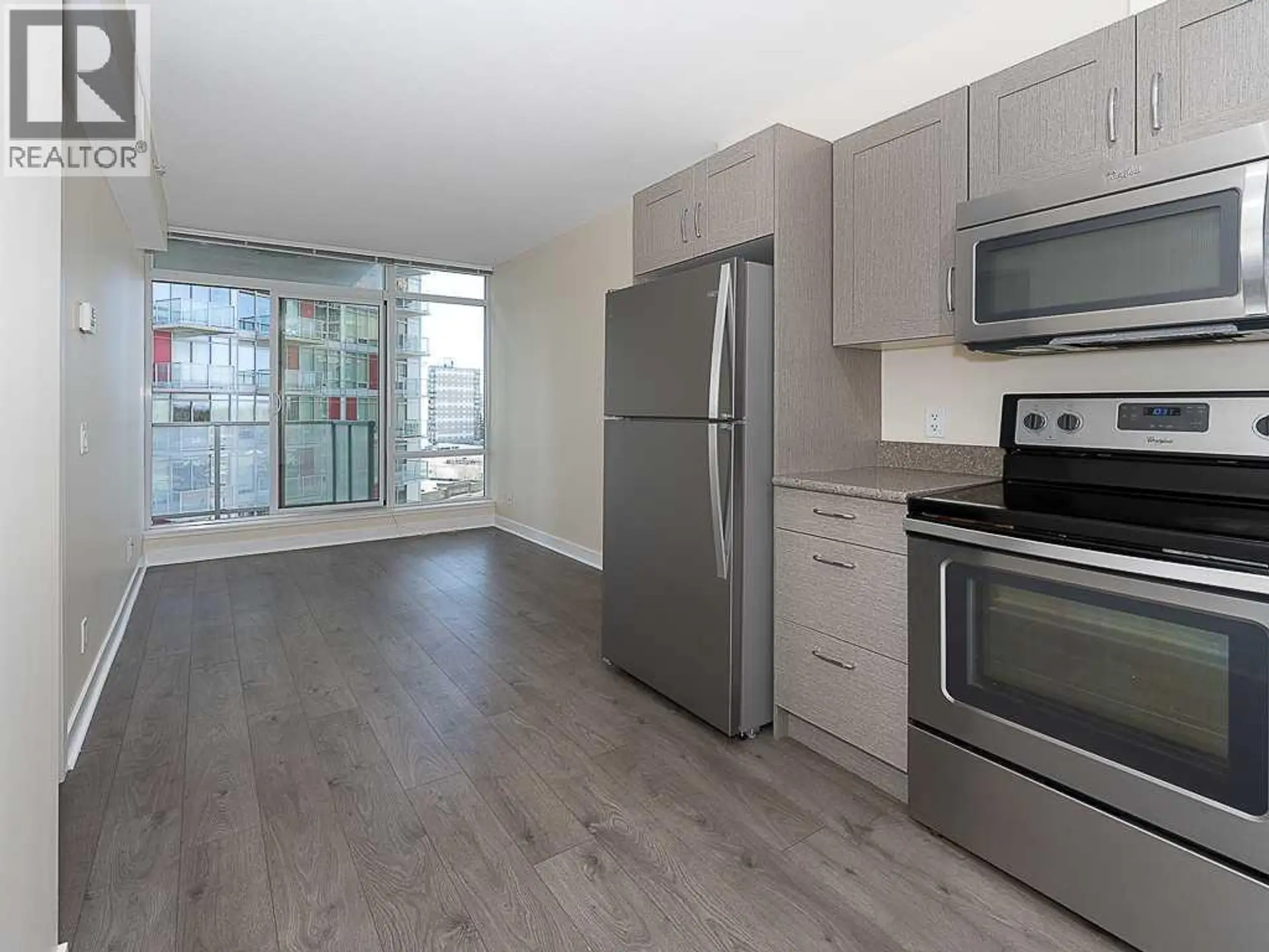 #706 30 Brentwood Common NW - Image 4