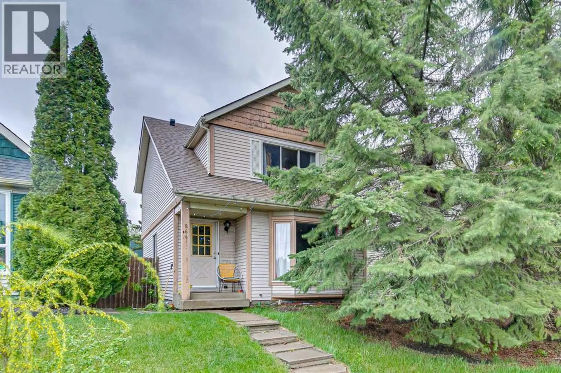 864 Queensland Drive SE - Image 1