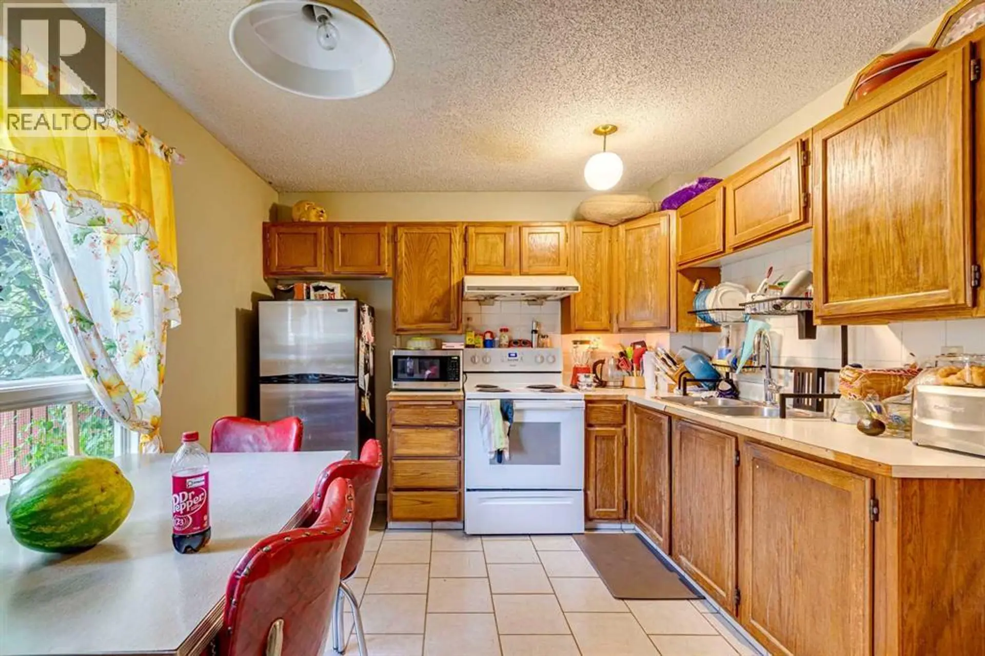 864 Queensland Drive SE - Image 8