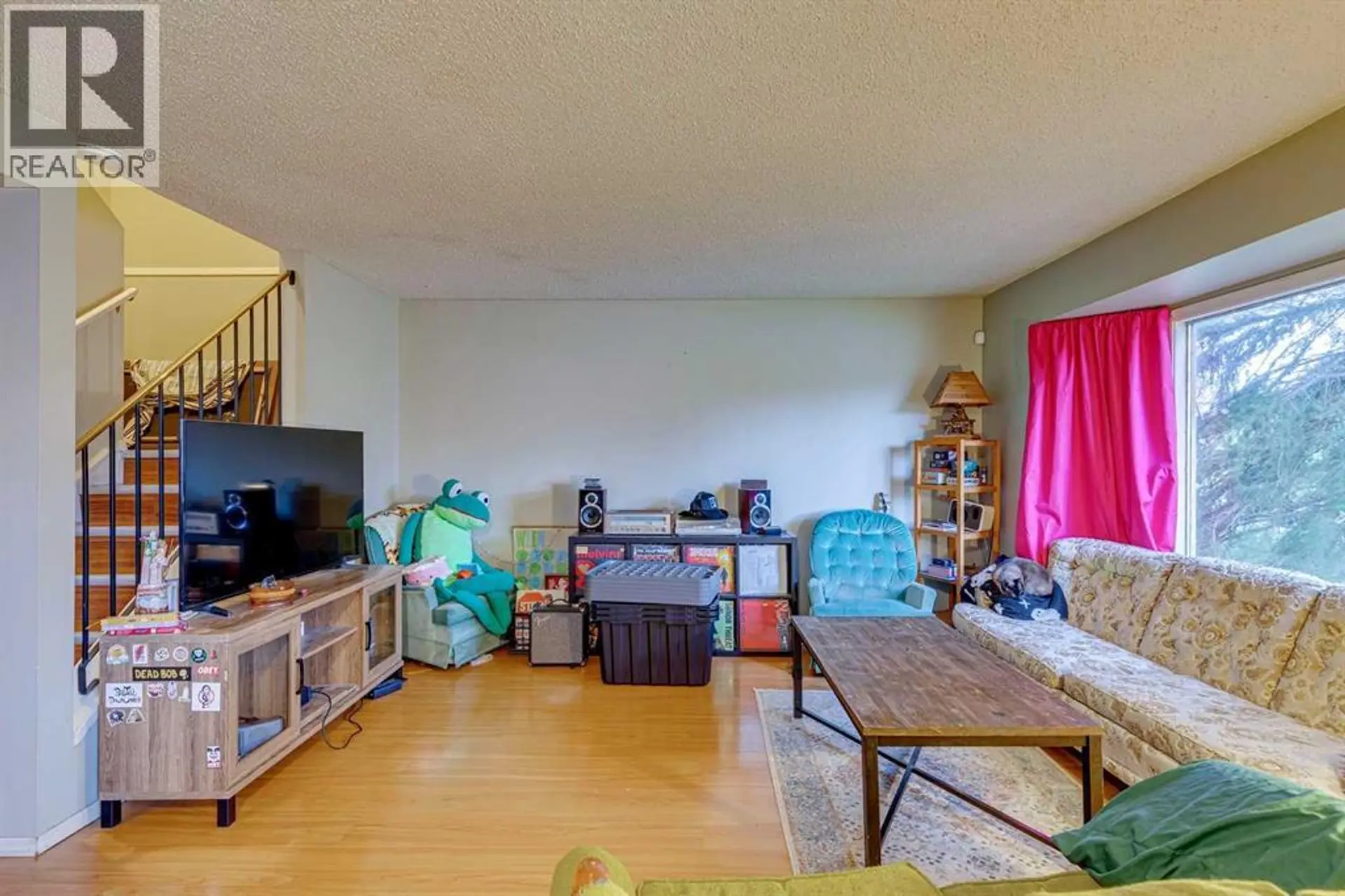 864 Queensland Drive SE - Image 4