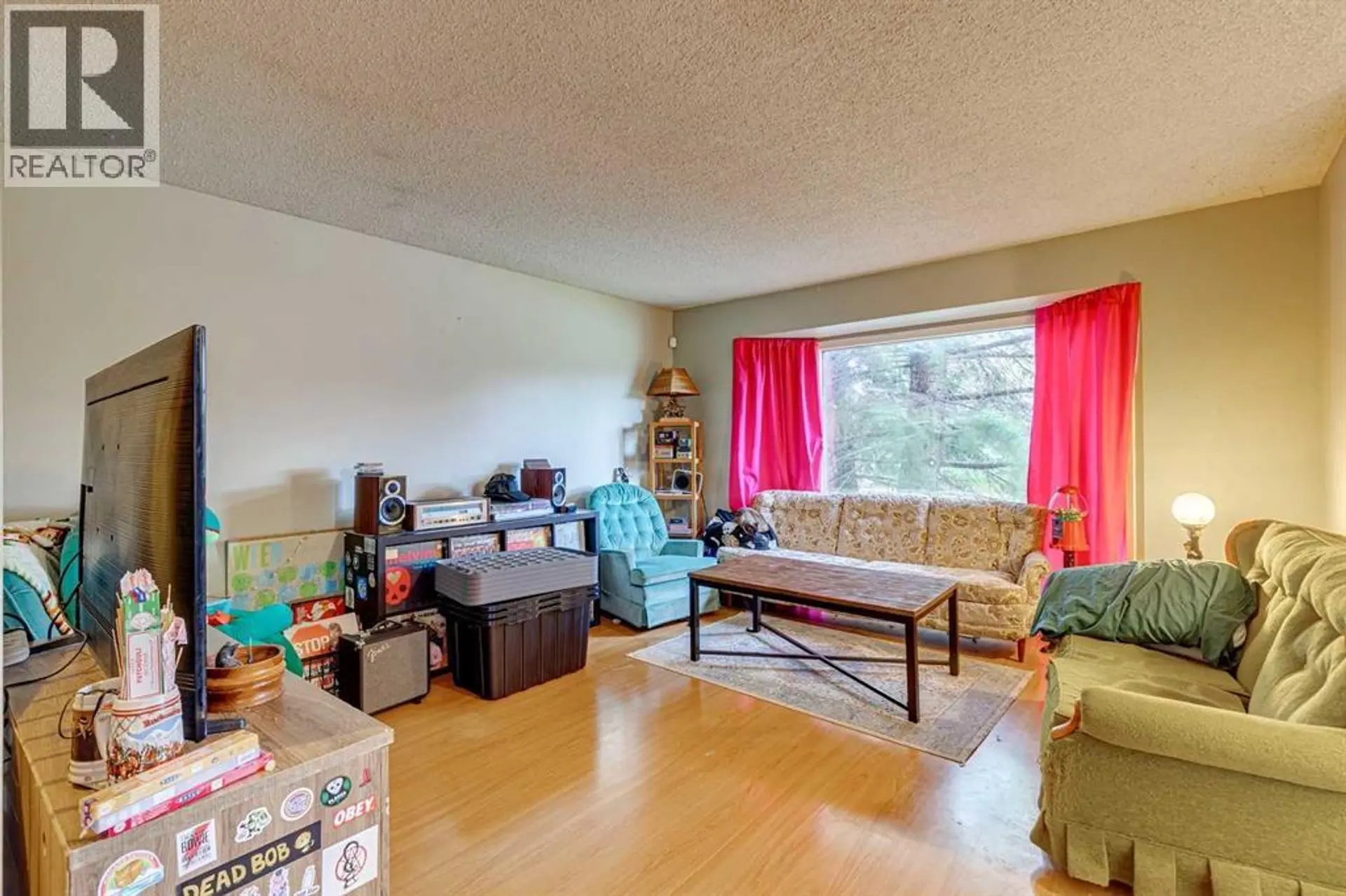 864 Queensland Drive SE - Image 3