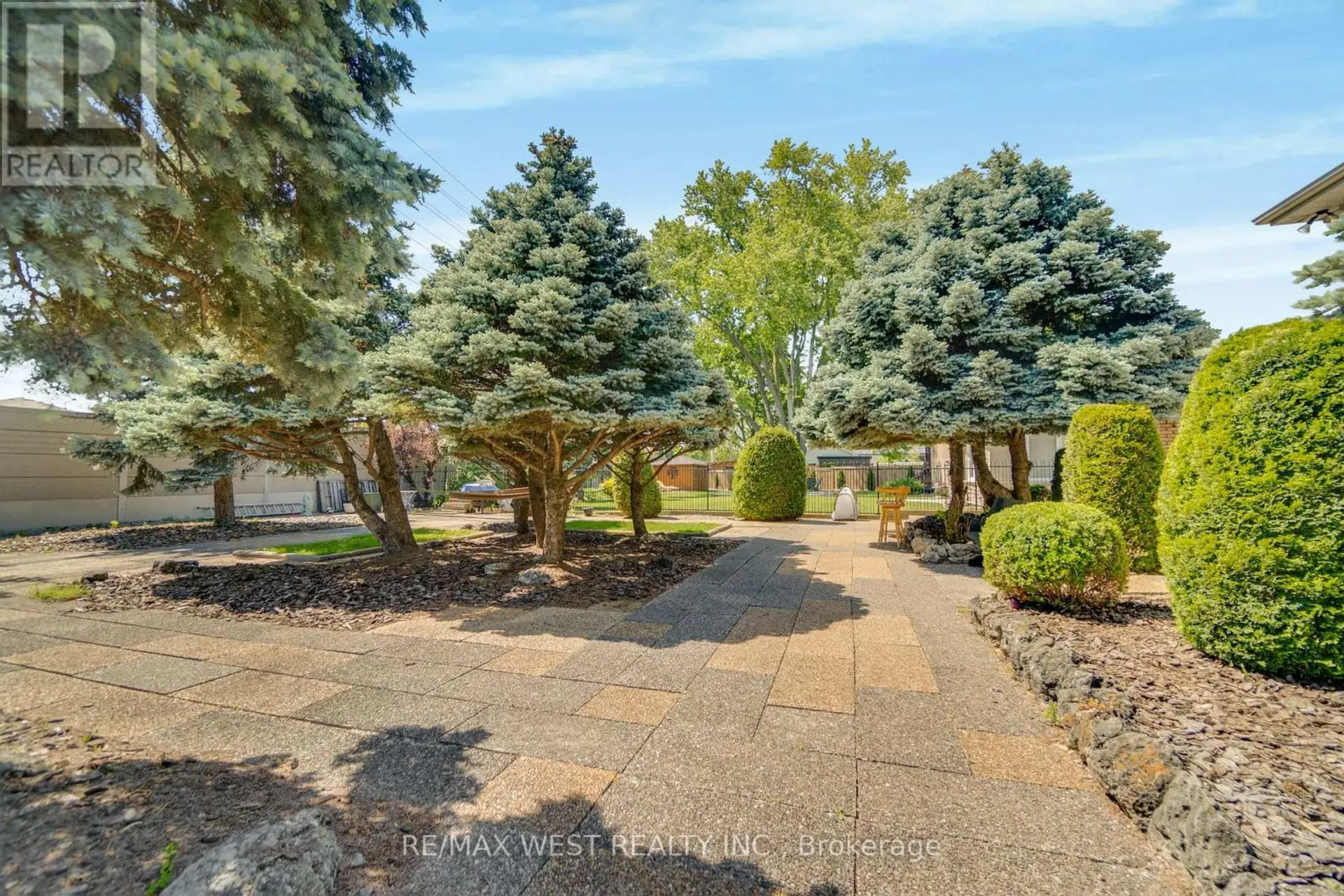 2765 BUSHLAND CRESCENT - Image 11