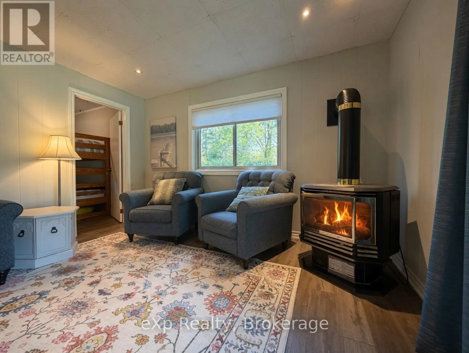 240 BAY STREET - Image 8
