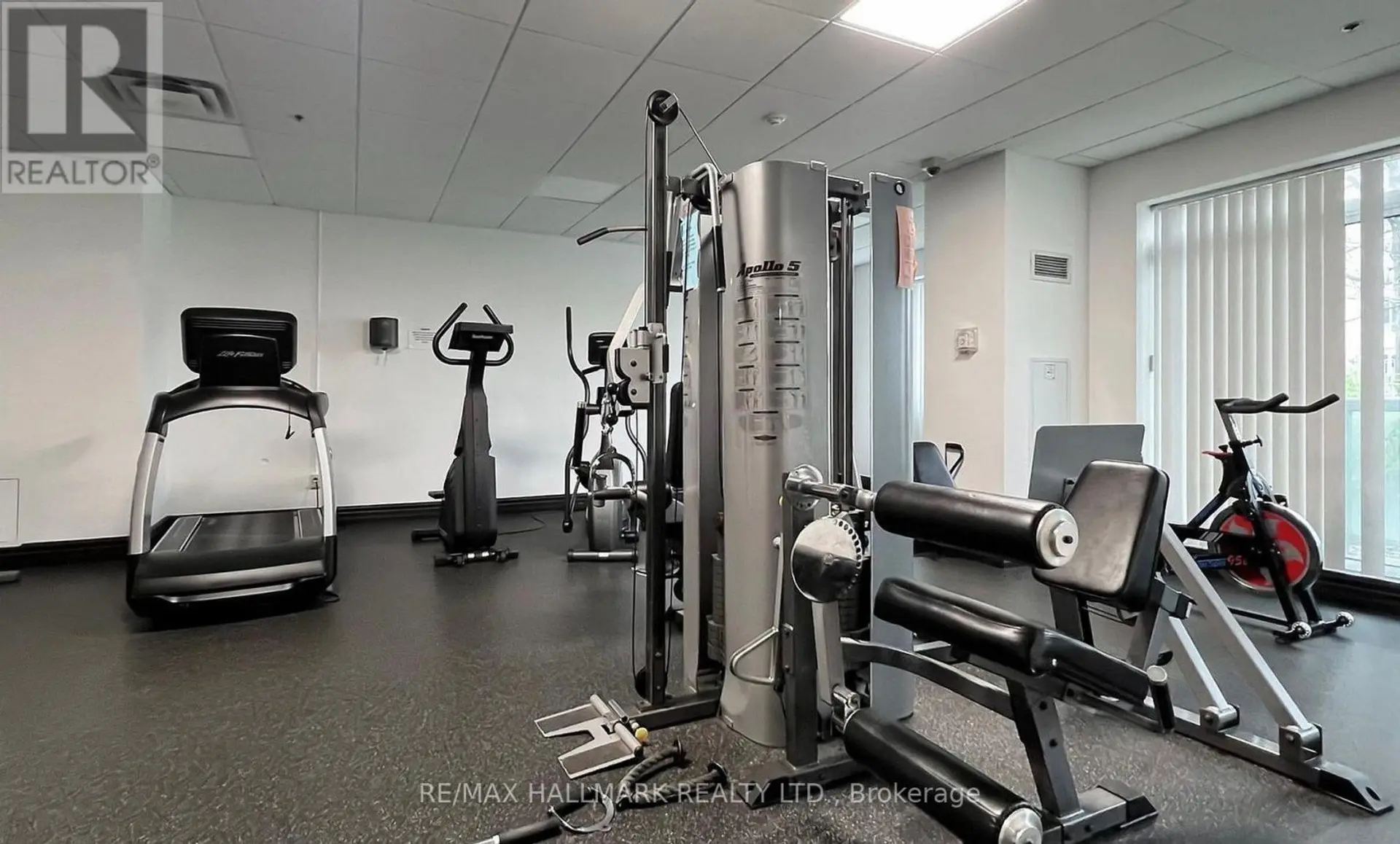 #215 3 ELLESMERE STREET - Image 17