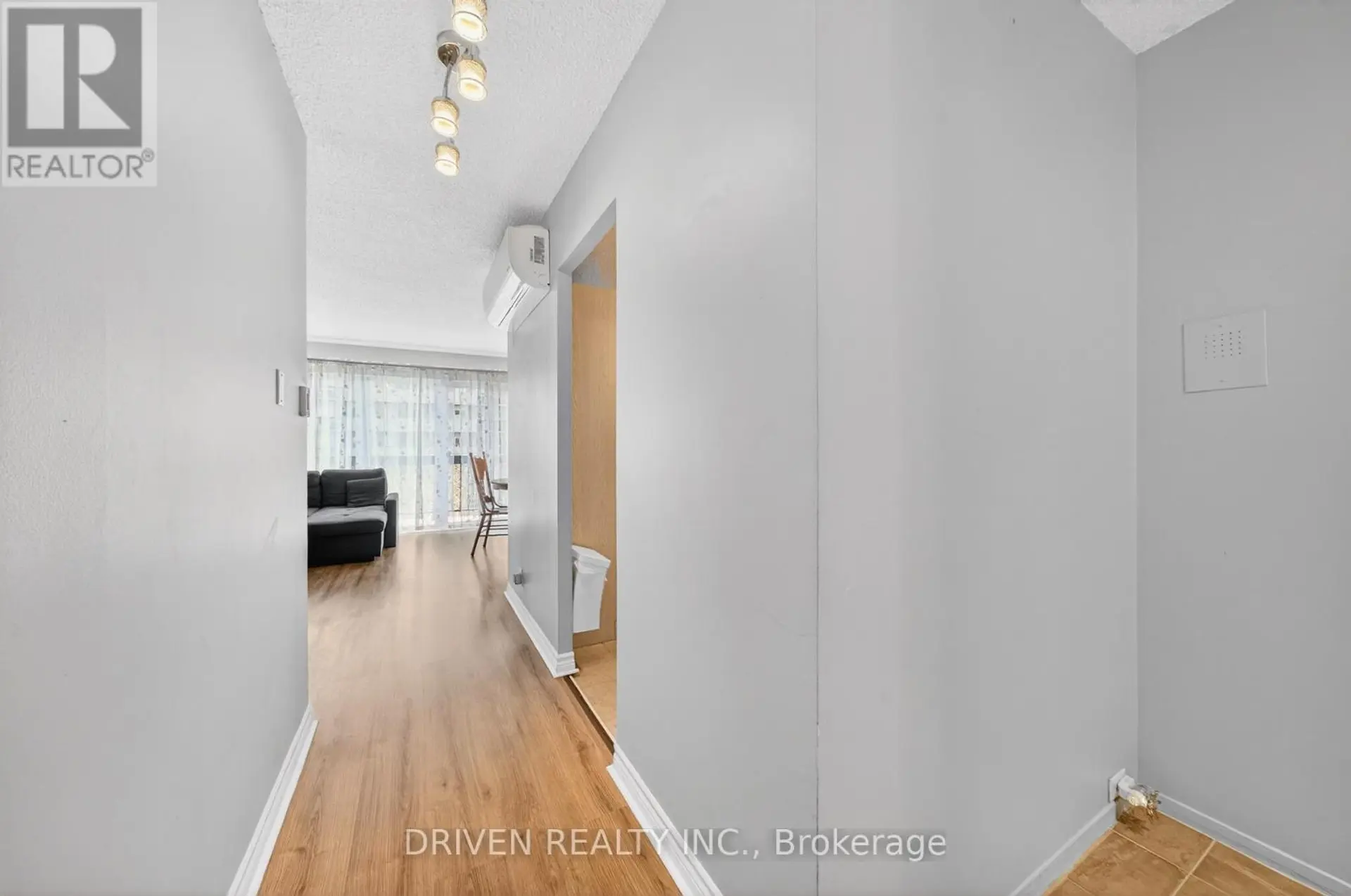 #404 158 A MCARTHUR AVENUE - Image 3