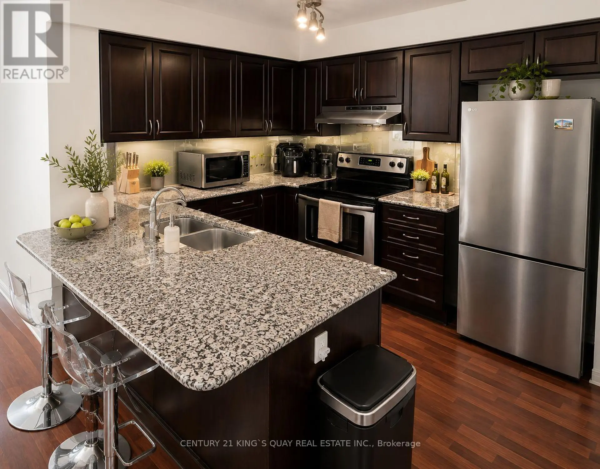 #227 60 FAIRFAX CRESCENT - Image 3