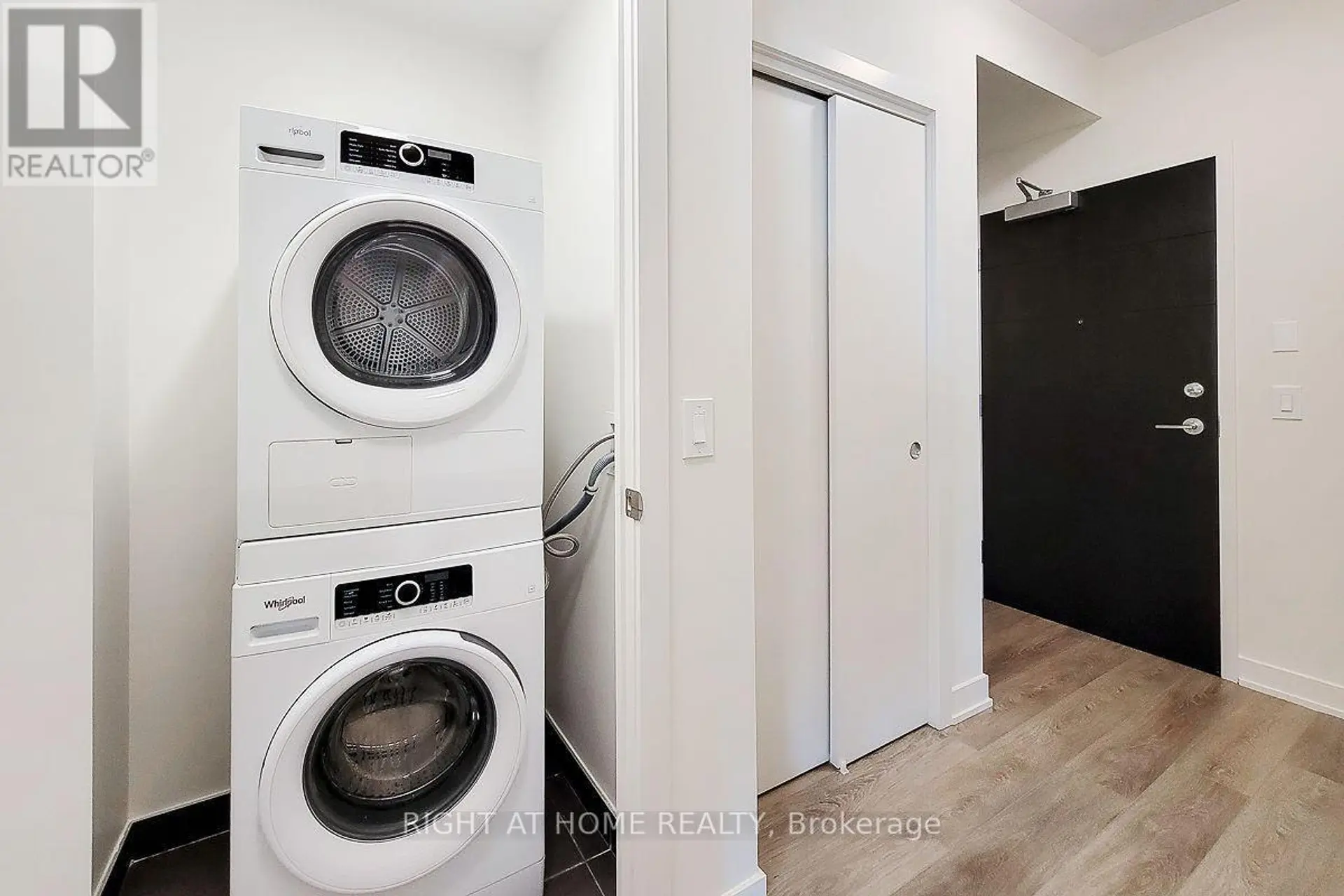 #817 212 KING WILLIAM STREET - Image 12