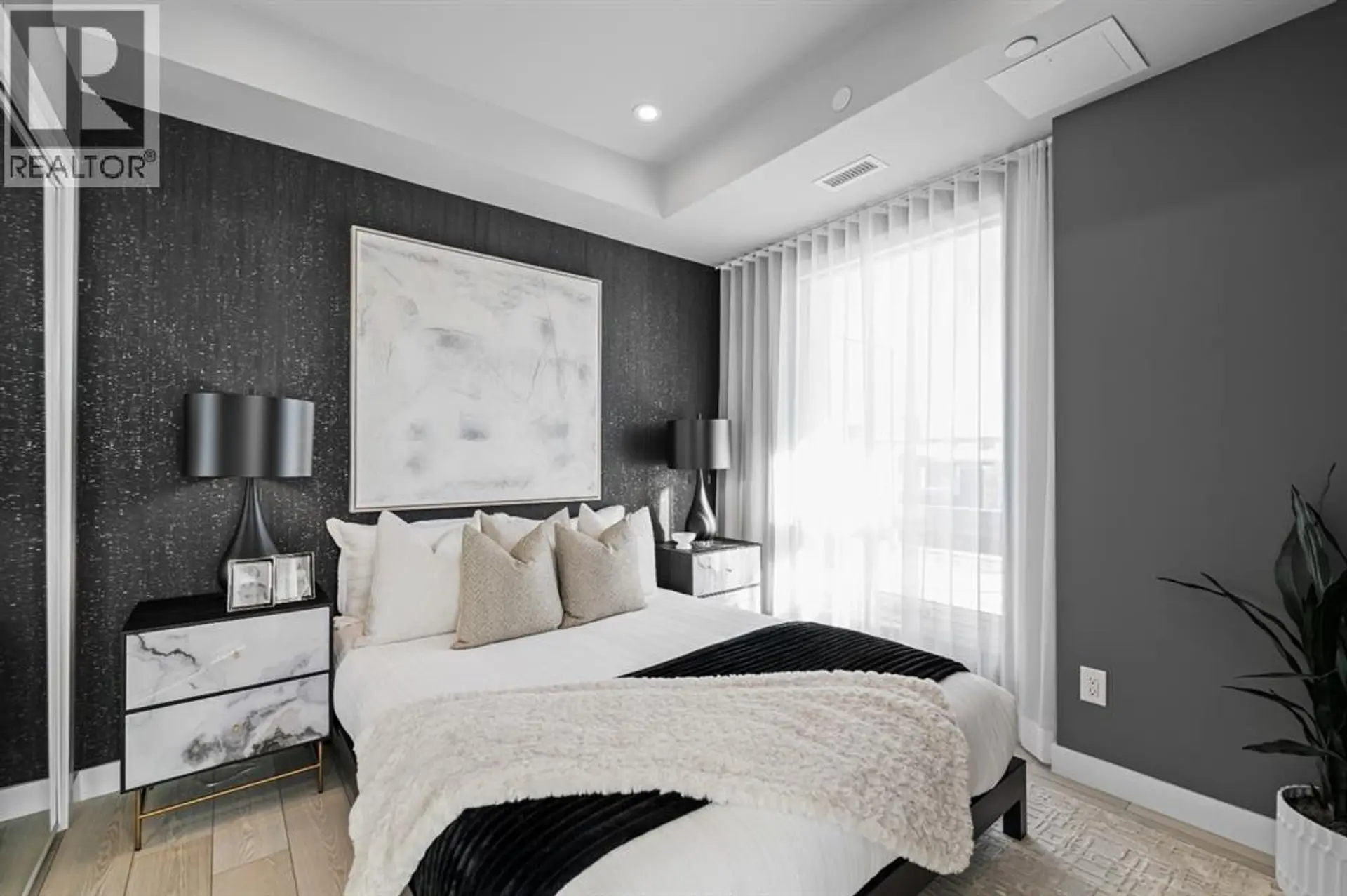 #209 310 15 Avenue SW - Image 11