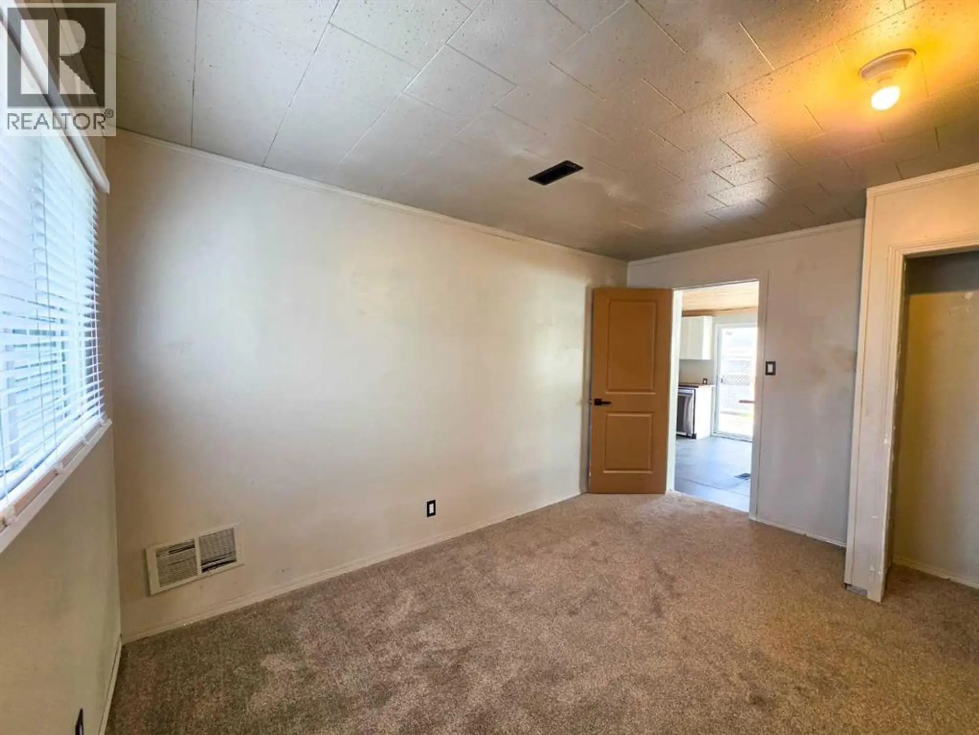 6726 17 Avenue - Image 14