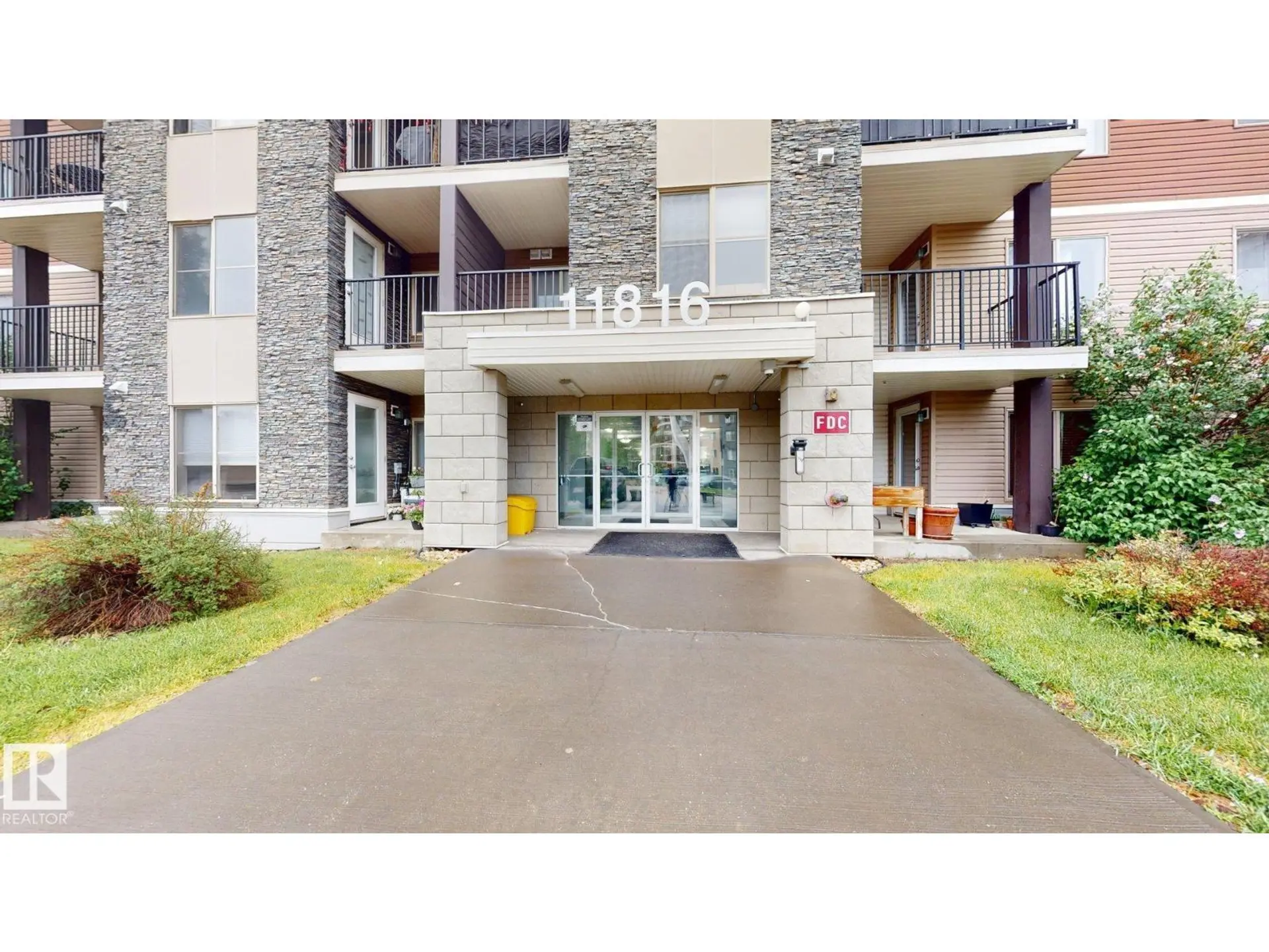 #207 11816 22 AV SW - Image 2