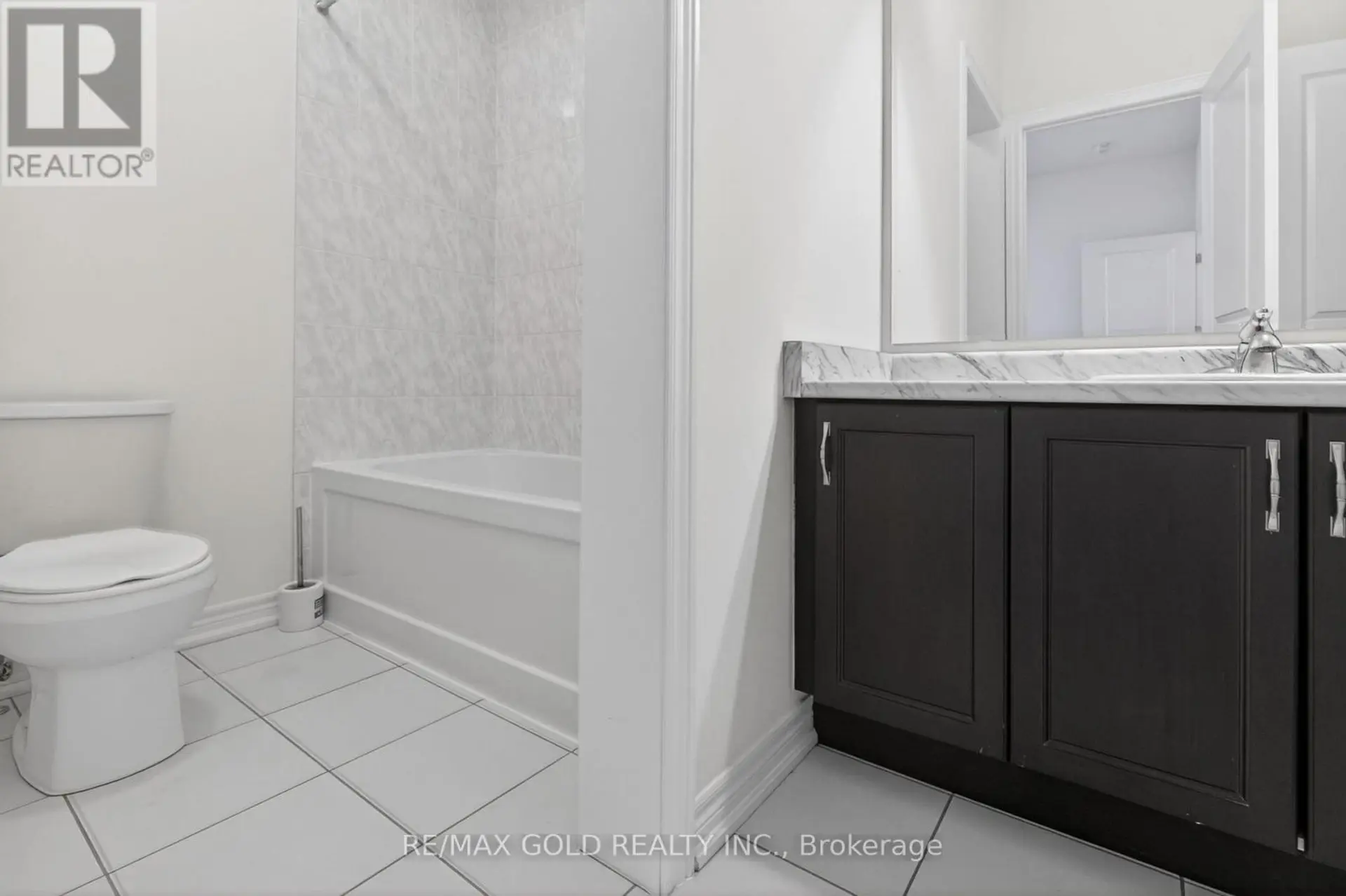 556 BRISDALE DRIVE - Image 12