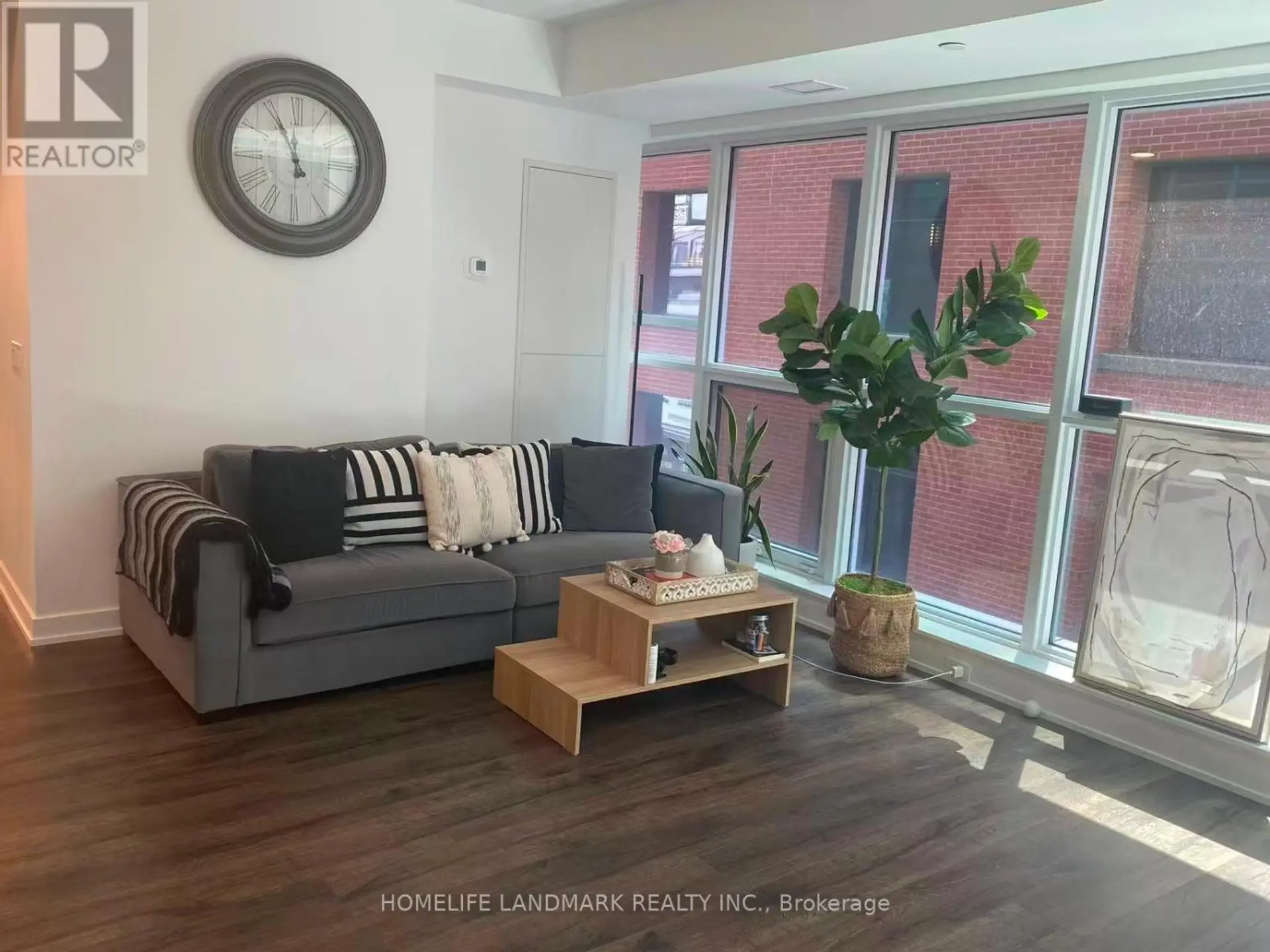 #703 327 KING STREET W - Image 9