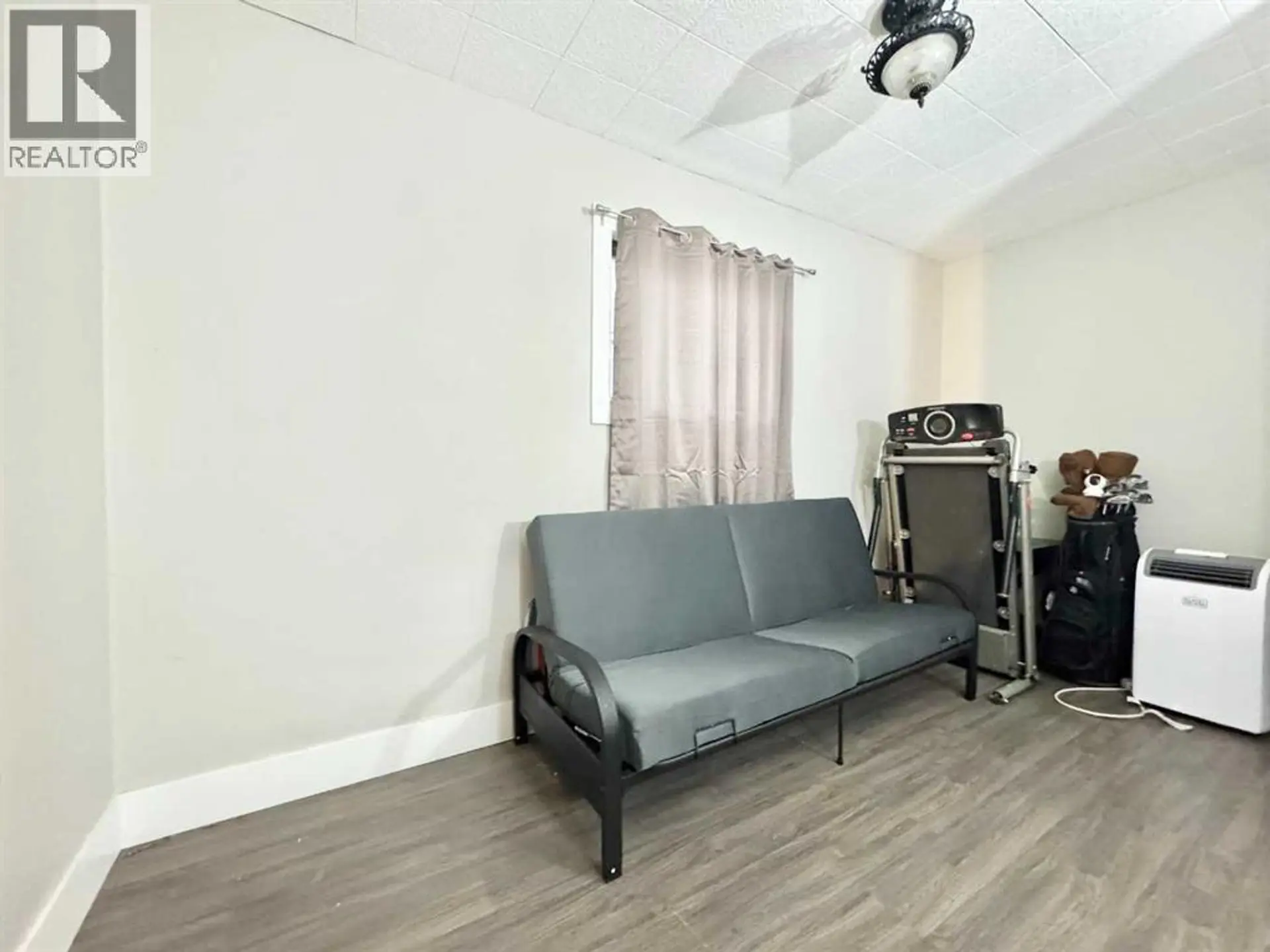 640 12 Street N - Image 14