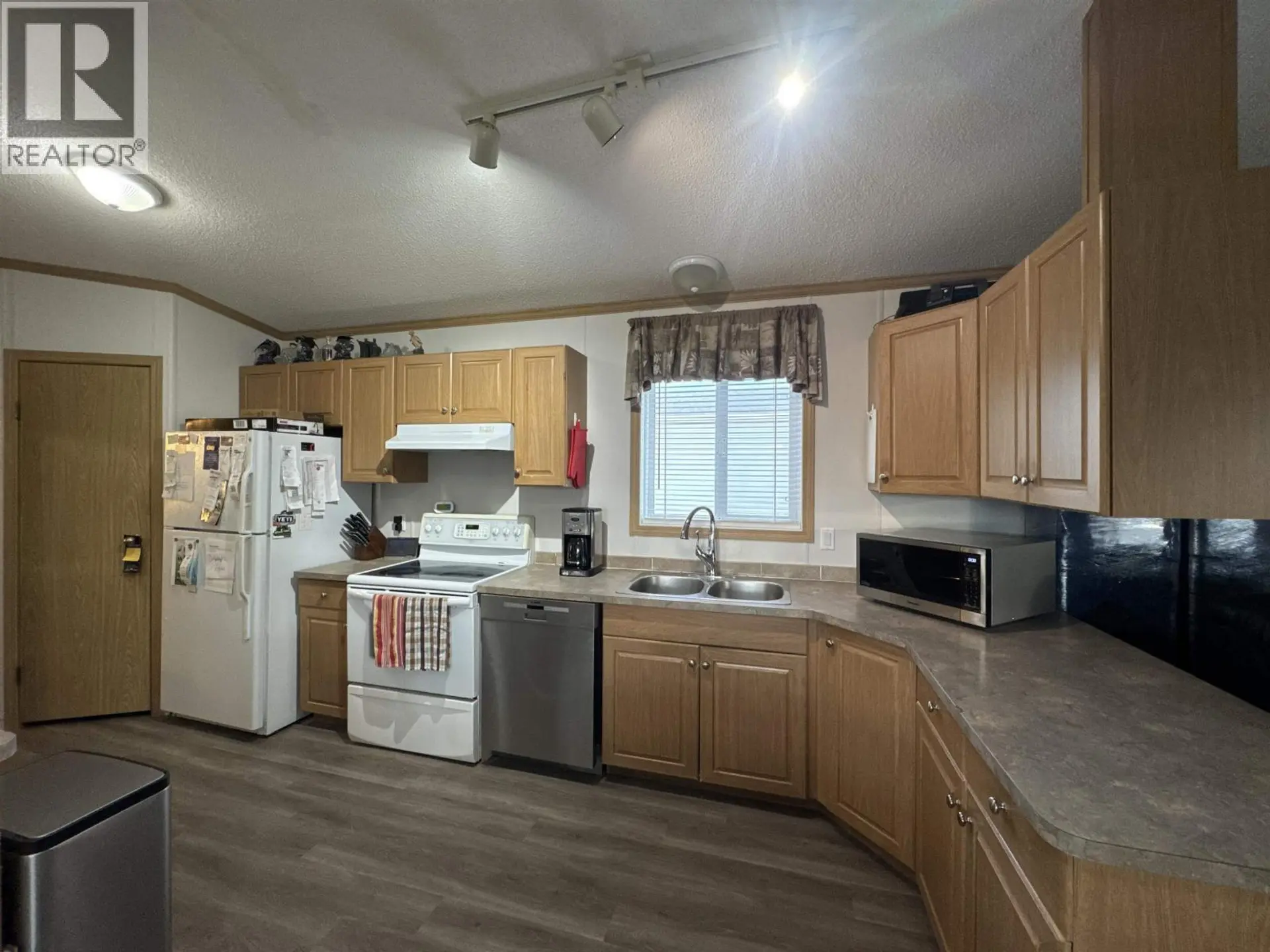 10495 102 STREET - Image 4