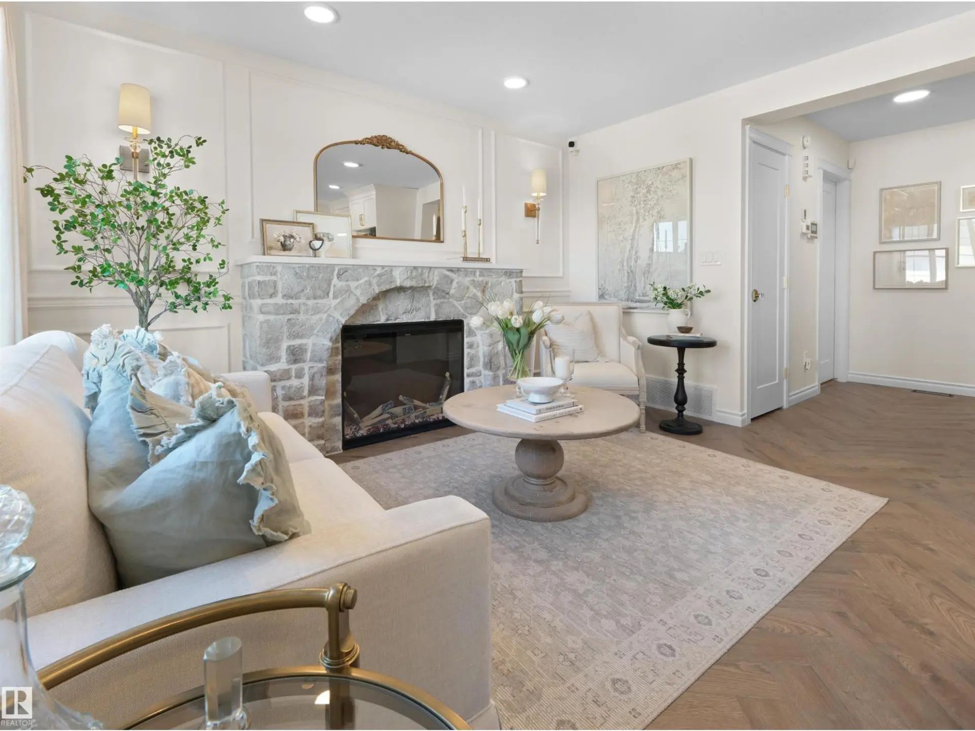 #47 4004 Savaryn DR SW - Image 2