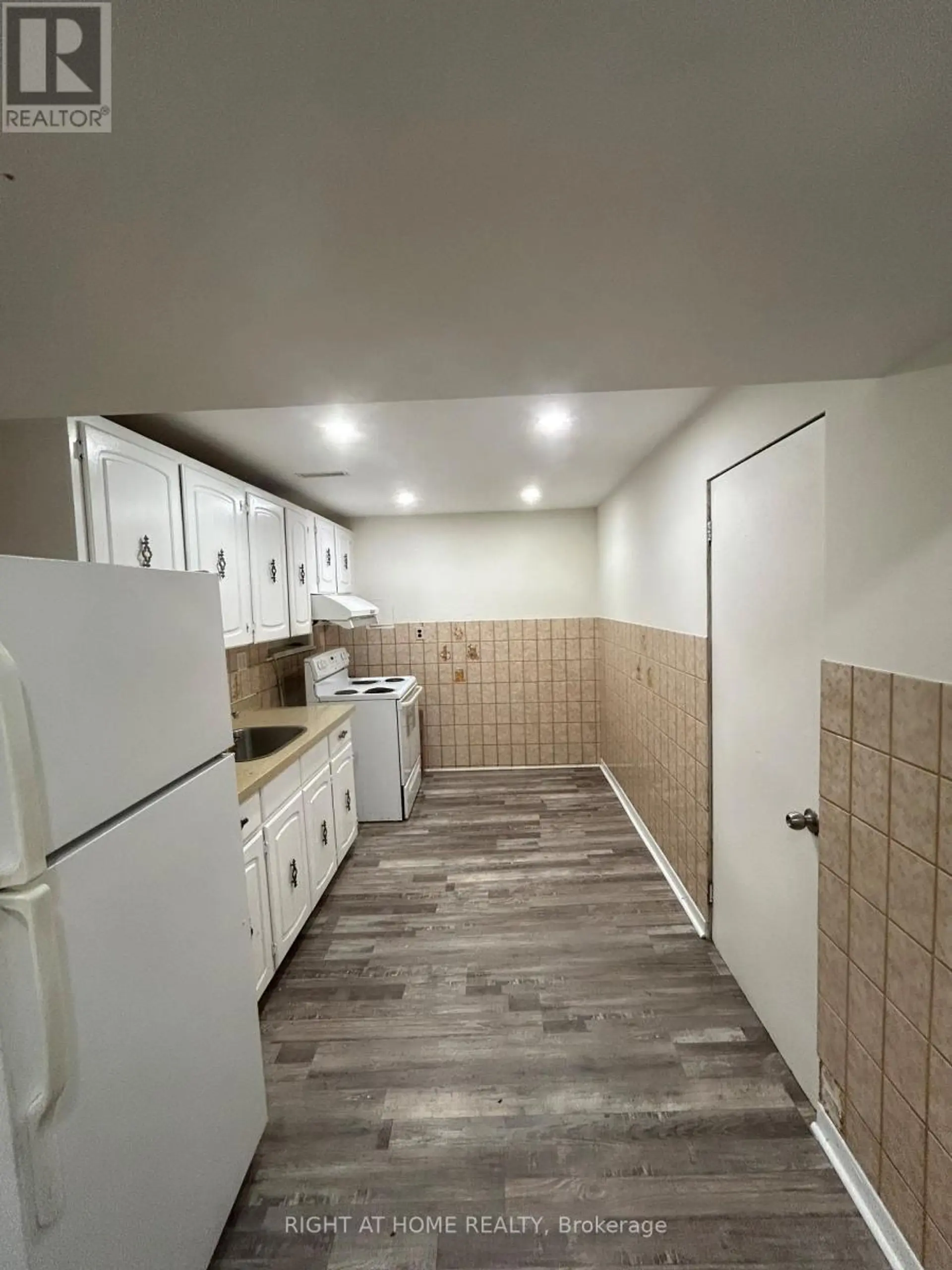 1010 BLOOR STREET - Image 16
