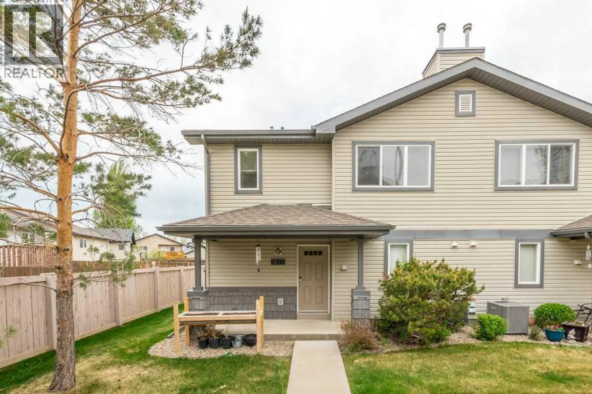 #6 109 Silkstone Road W - Image 1
