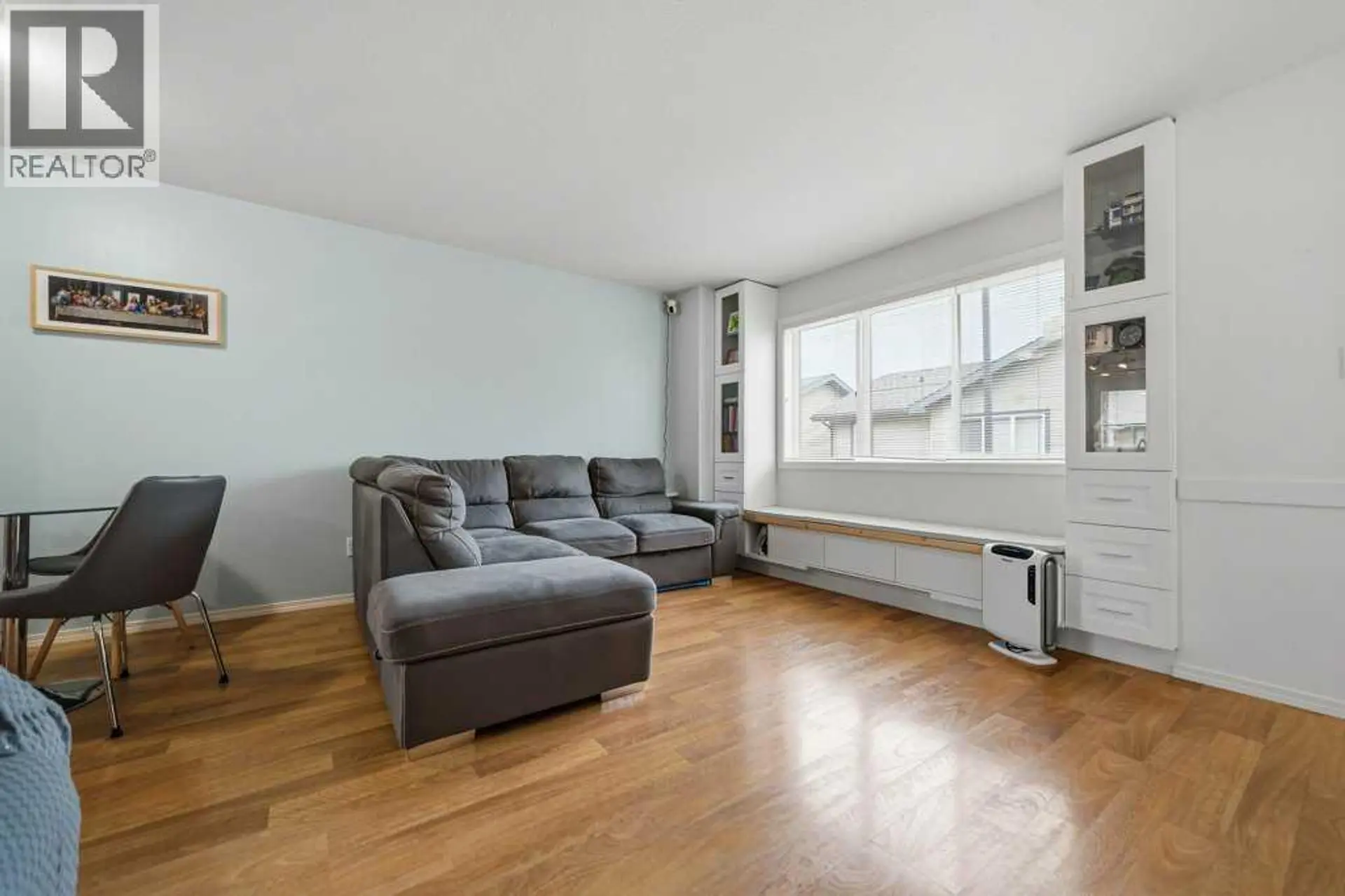 #6 109 Silkstone Road W - Image 3