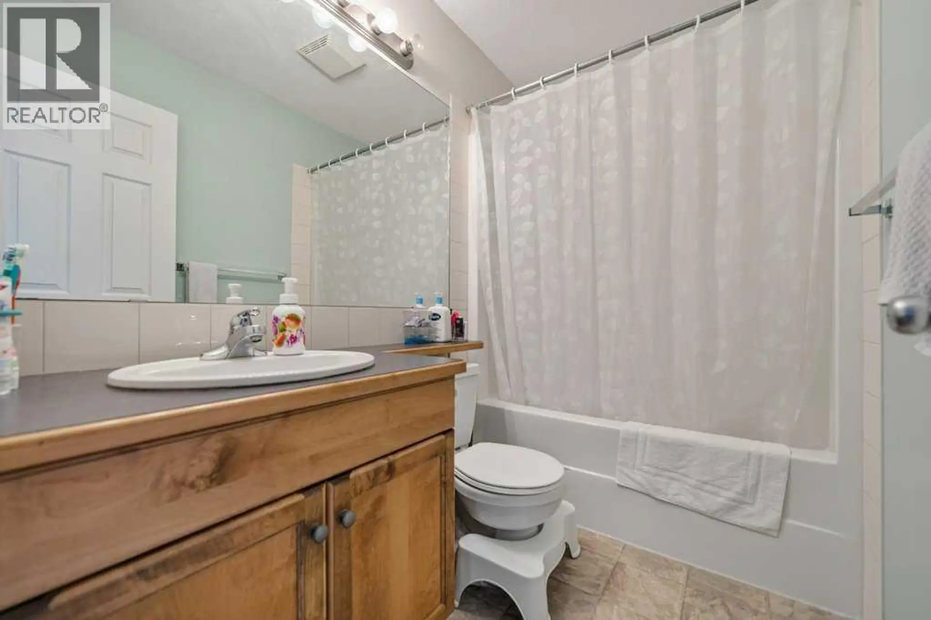 #6 109 Silkstone Road W - Image 10