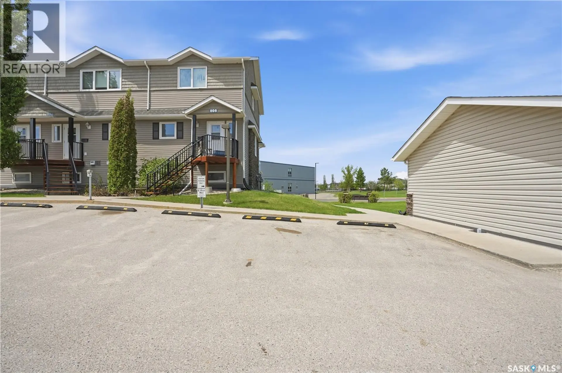#705 1022 Hampton CIRCLE - Image 18