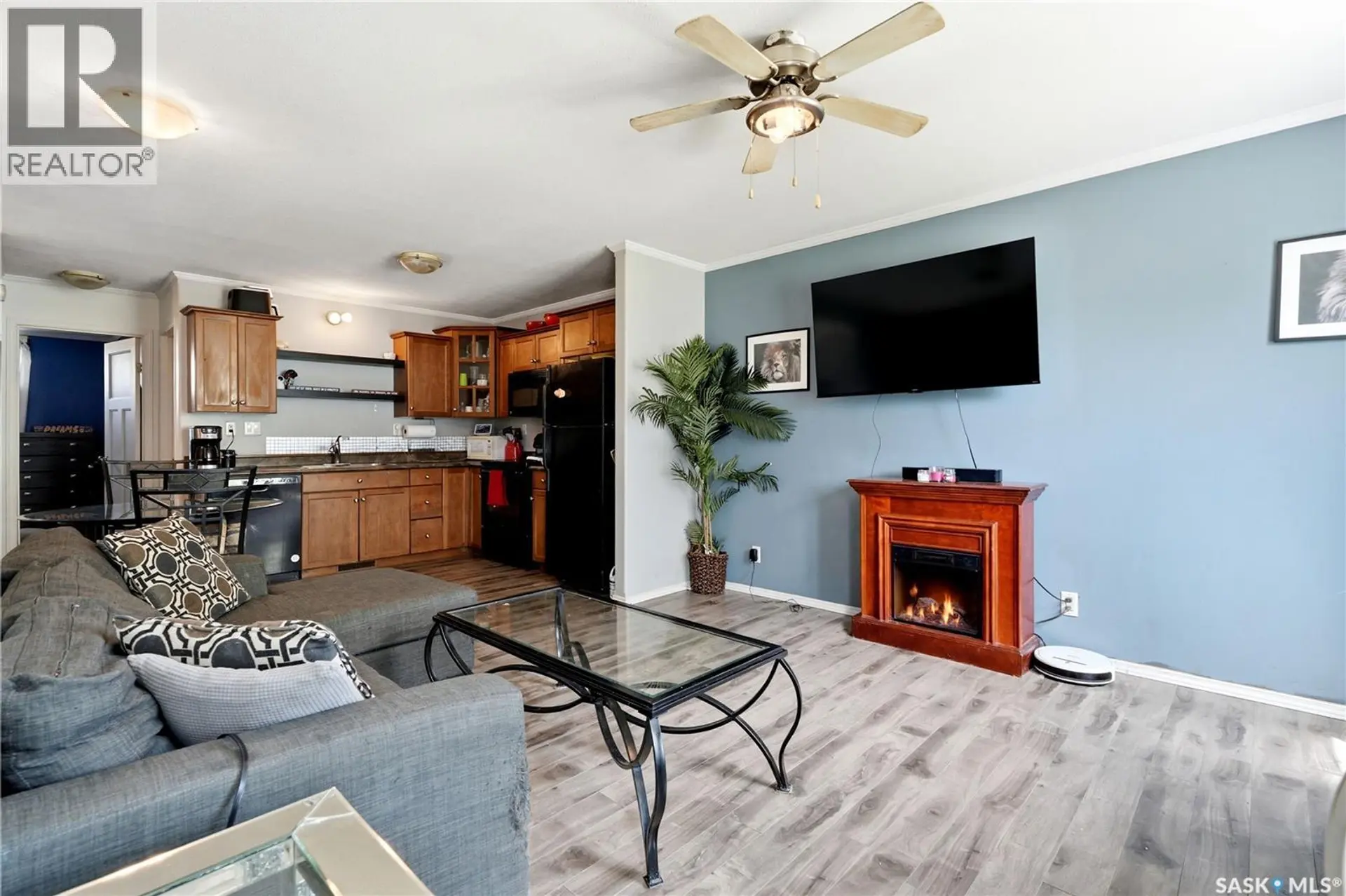 #705 1022 Hampton CIRCLE - Image 4