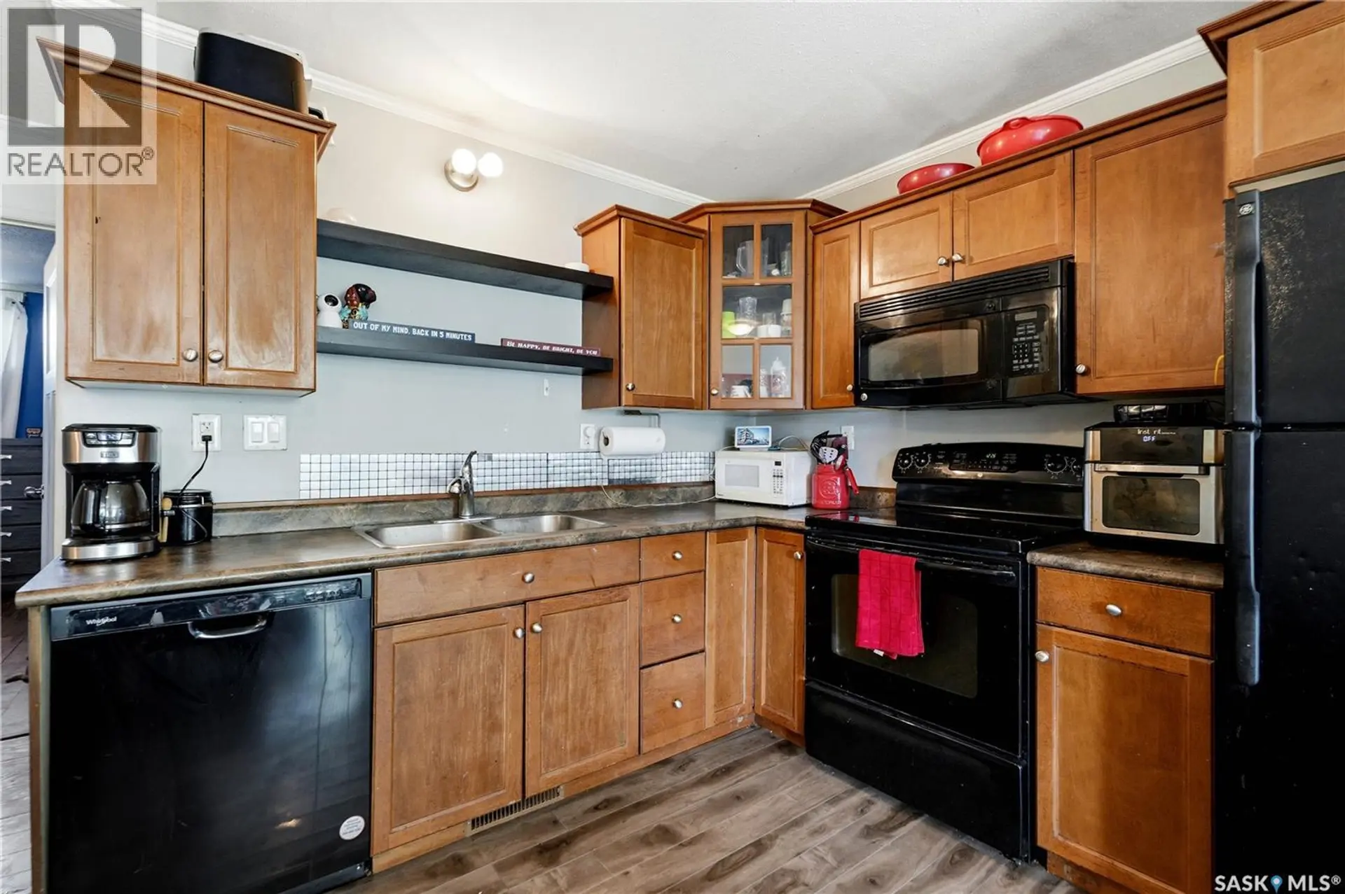 #705 1022 Hampton CIRCLE - Image 8