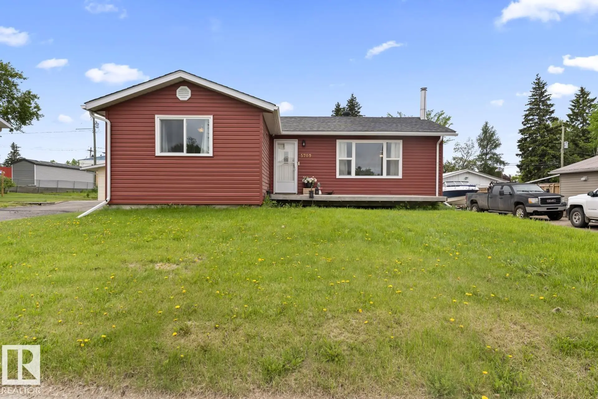 5709 51 AV - Image 1
