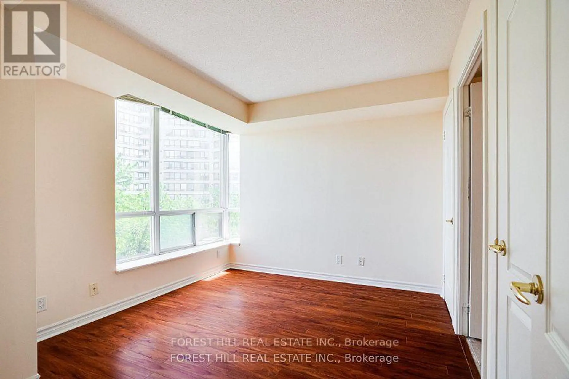 #608 745 NEW WESTMINSTER DRIVE - Image 3